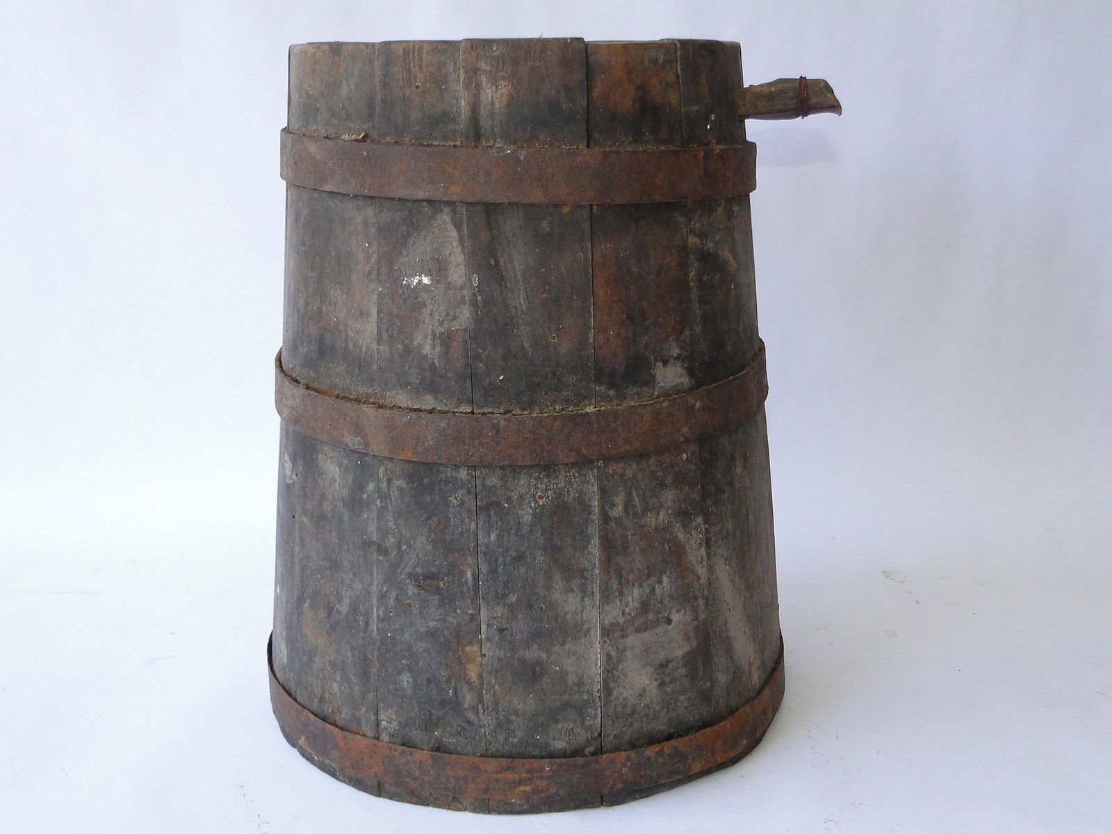 VERY EARLY STRAIGHT SIDED WOODEN BARREL (1 of 5)