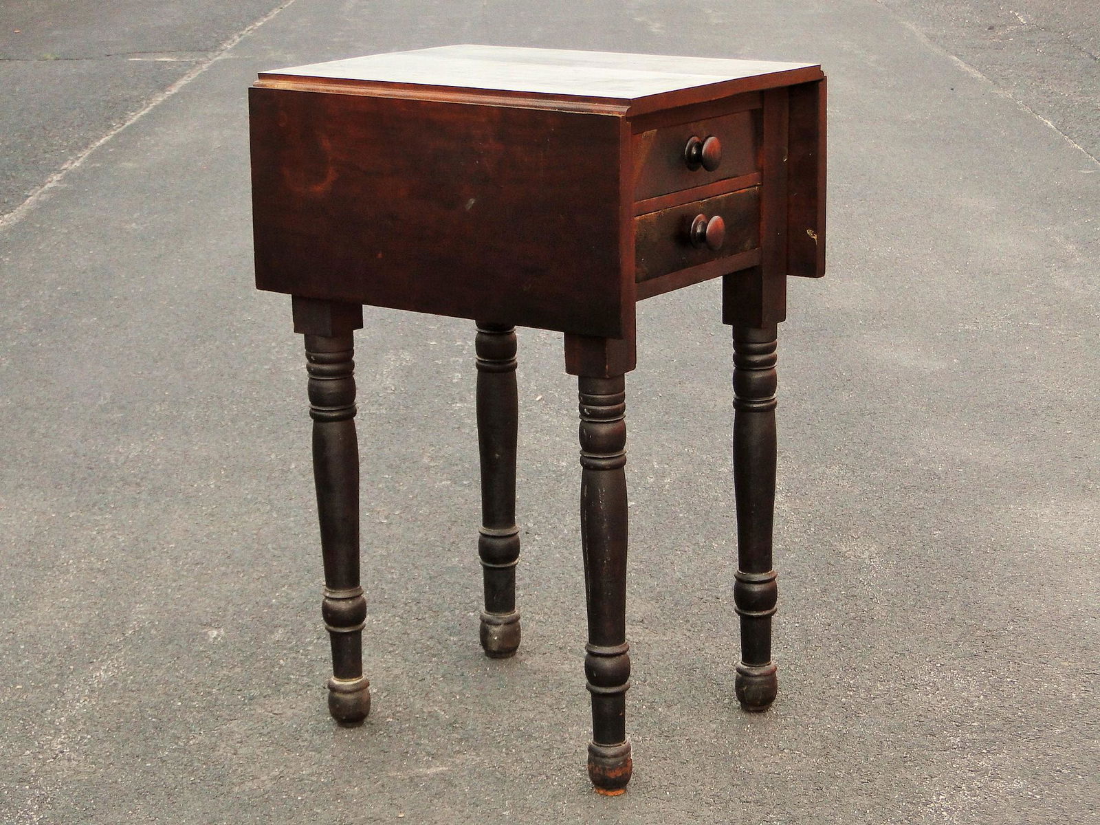 EARLY 19TH C FEDERAL TWO DRAWER STAND (1 of 4)
