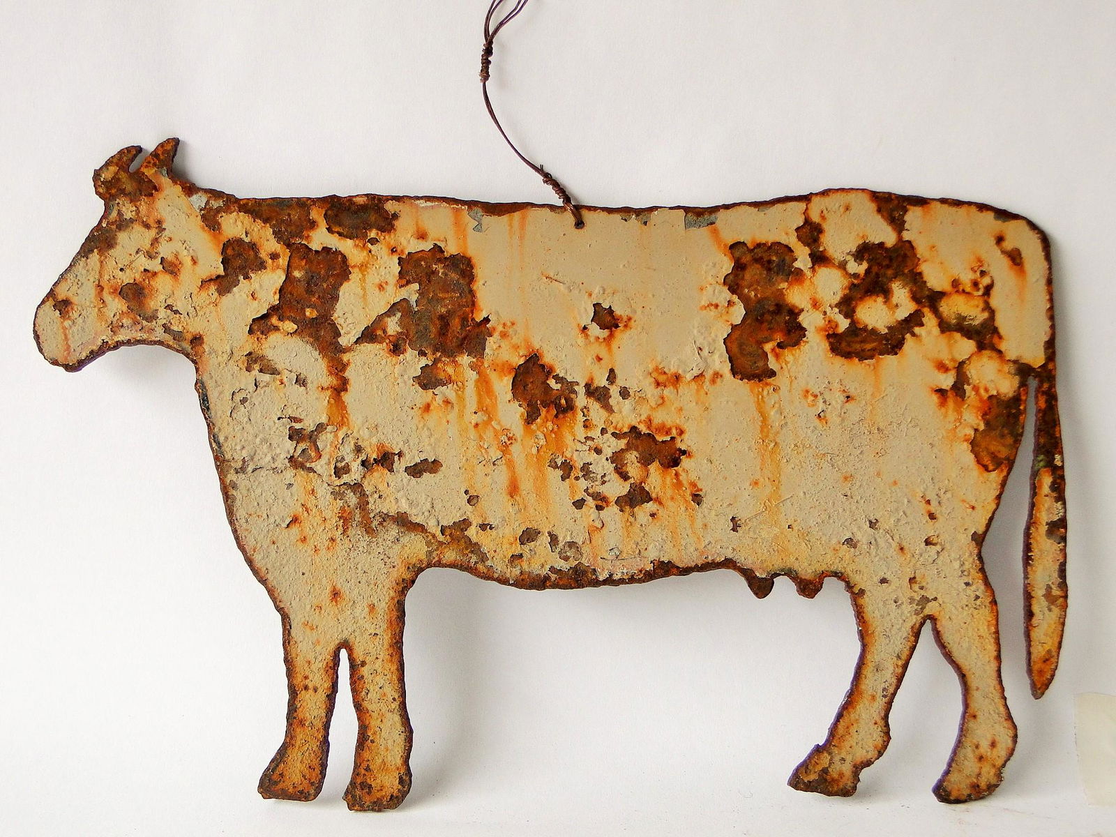 IRON PAINTED COW FENCE TOPPER / TRADE SIGN (1 of 2)