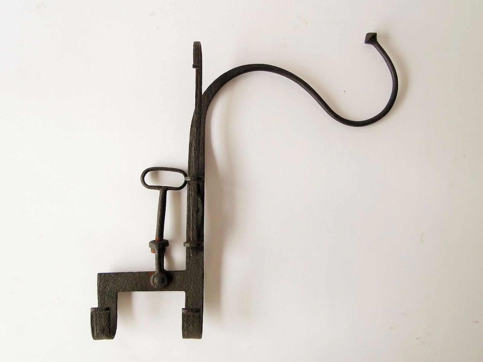 RARE 18TH C IRON POT TILTER (1 of 4)