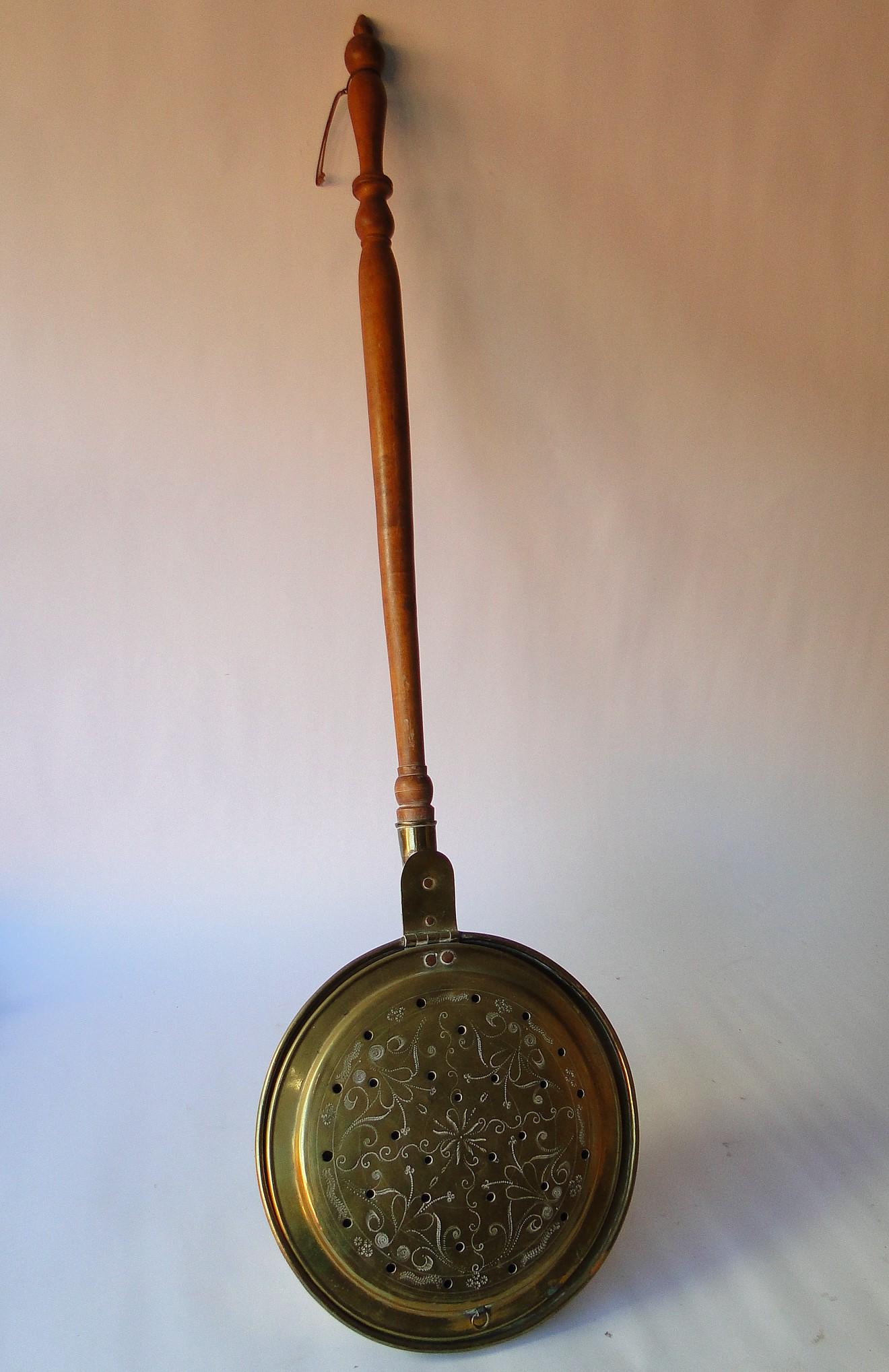 19TH C BRASS BED WARMER (1 of 3)