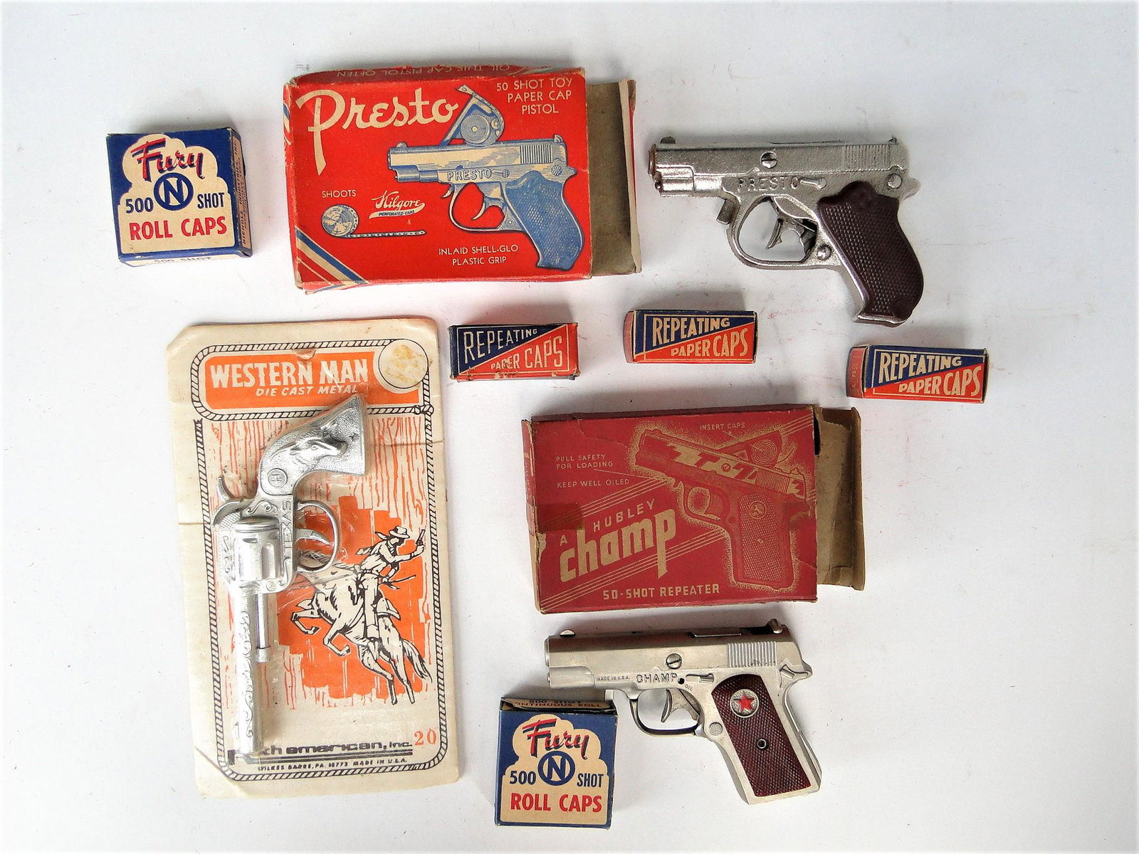 GROUPING OF VINTAGE CAP GUNS (1 of 3)