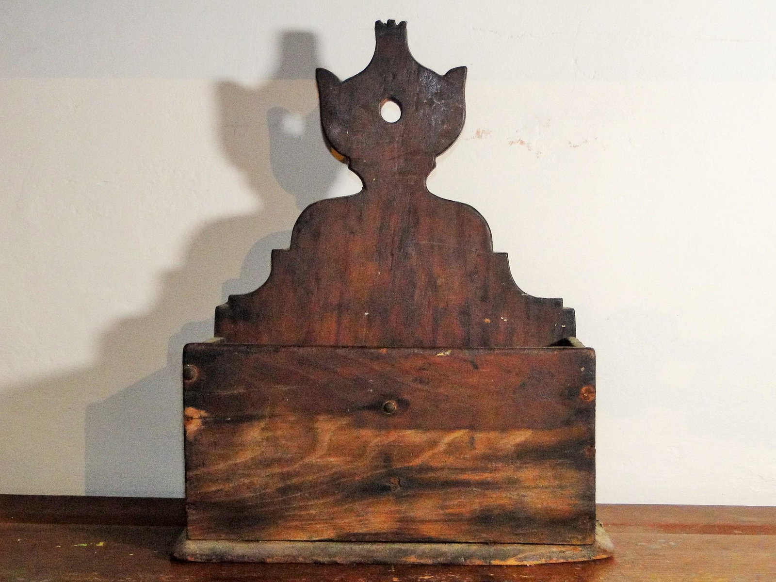EARLY 19TH C OPEN WALL BOX (1 of 3)