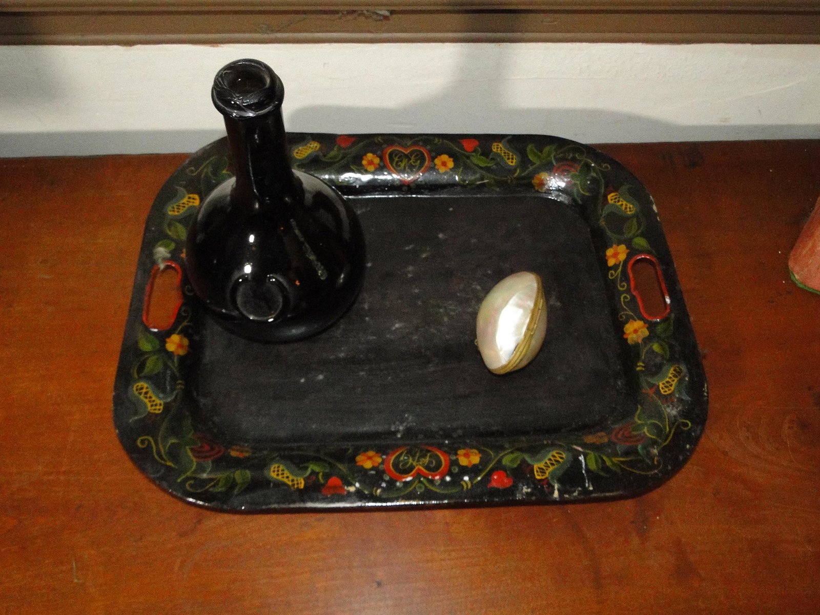 GROUPING OF DEC. TIN TRAY, ABALONE EGG, BOTTLE: GROUPING OF DEC. TIN TRAY, ABALONE EGG, BOTTLE