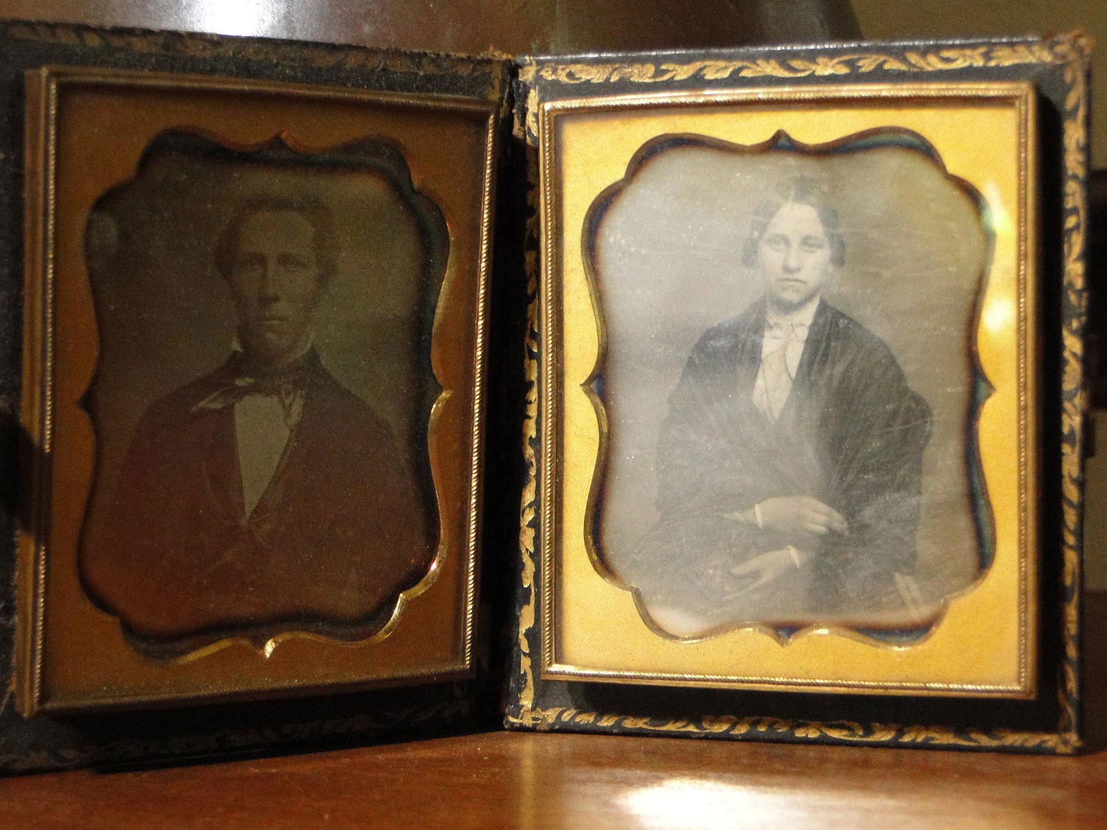 PAIR DAGUERREOTYPES MAN AND WOMAN (1 of 4)
