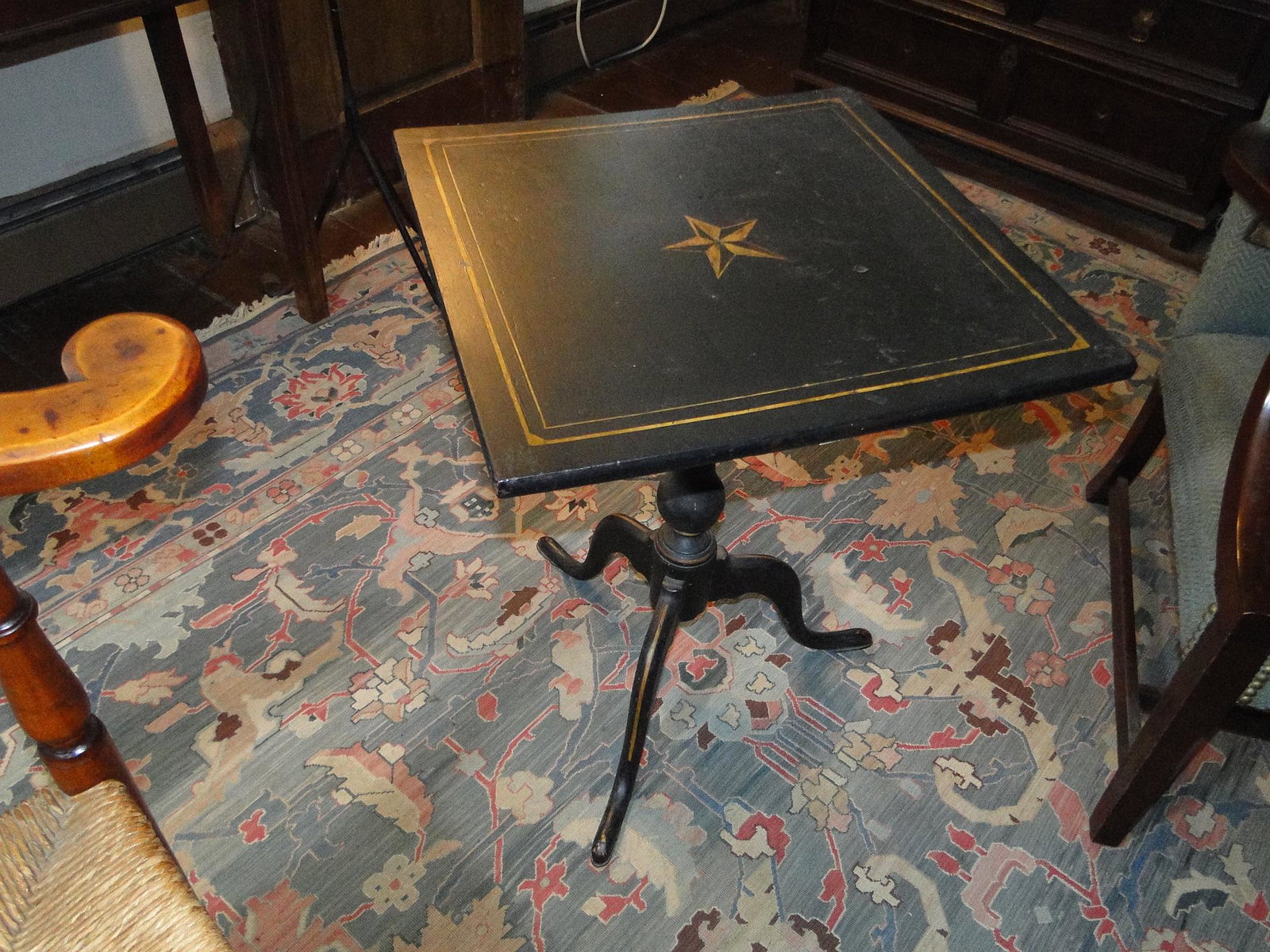 18TH C QUEEN ANNE DECORATED CANDLE STAND (1 of 5)