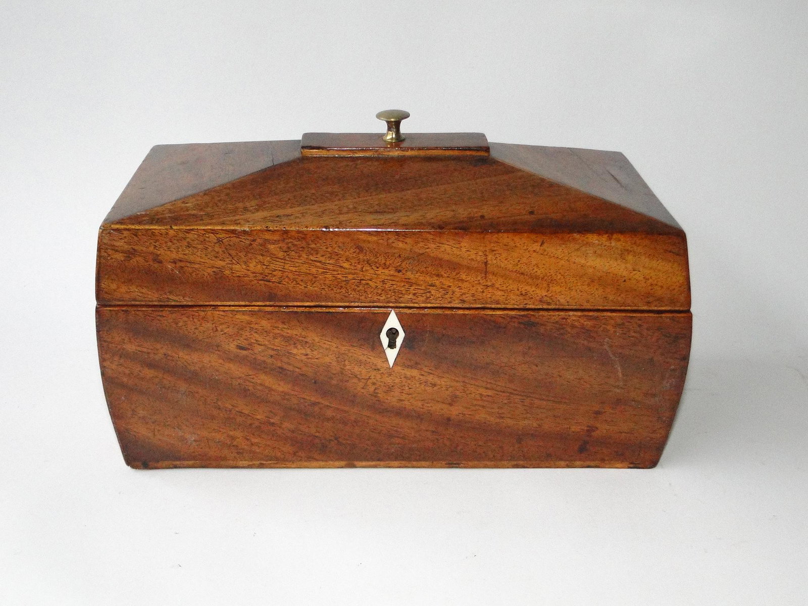 MAHOGANY SARCOPHAGUS TOP BOX: MAHOGANY SARCOPHAGUS TOP BOX 11 X 5.5 X 6