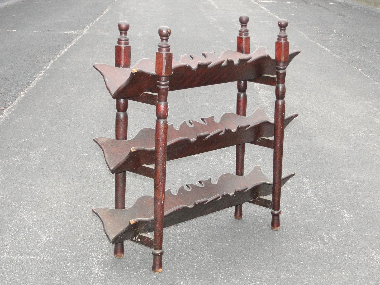 GRAIN PAINTED DISPLAY SHELVING UNIT (1 of 4)