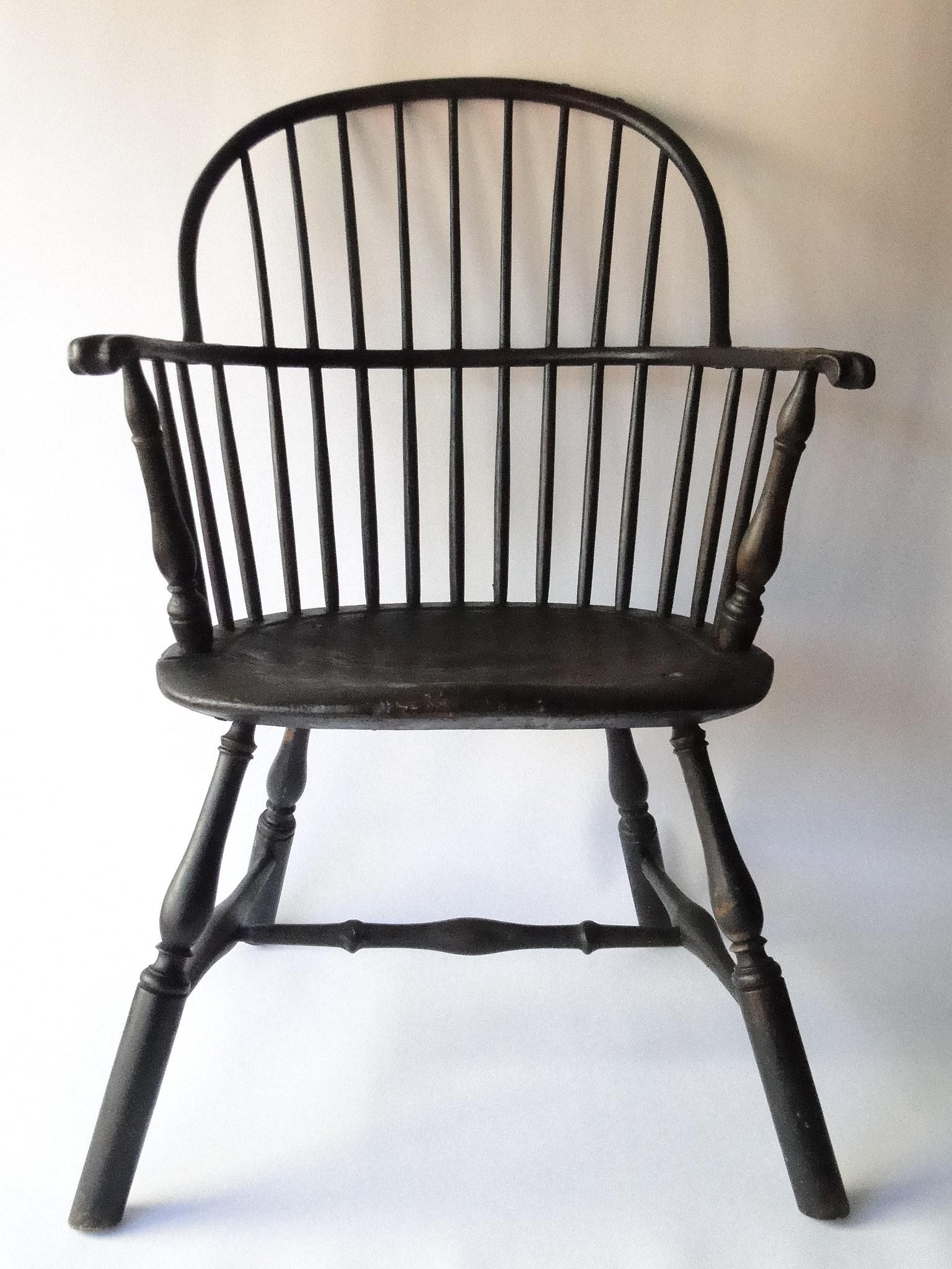 18TH C KNUCKLE ARM WINDSOR CHAIR (1 of 6)