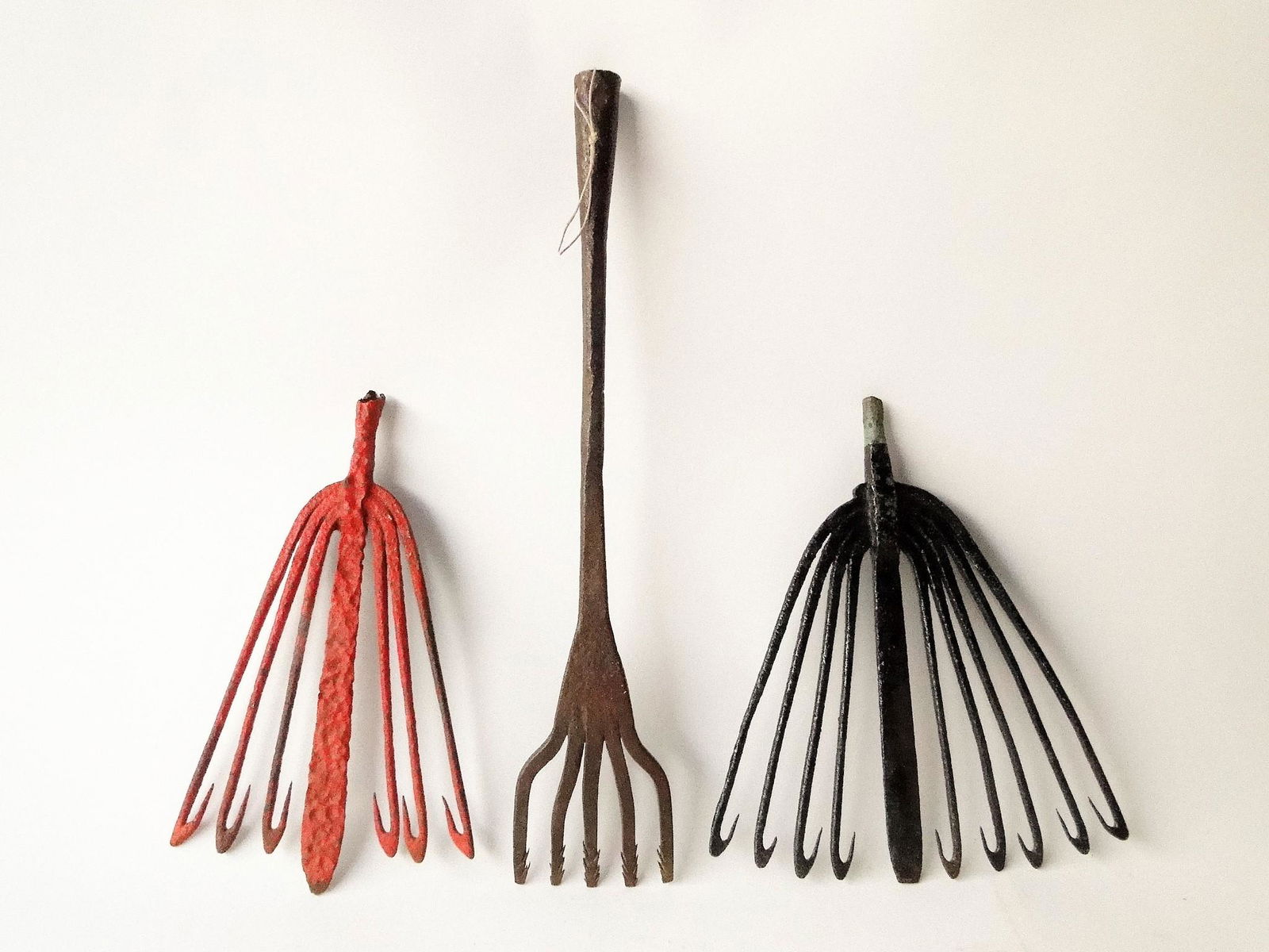 GROUPING OF THREE EELS SPEARS (1 of 2)