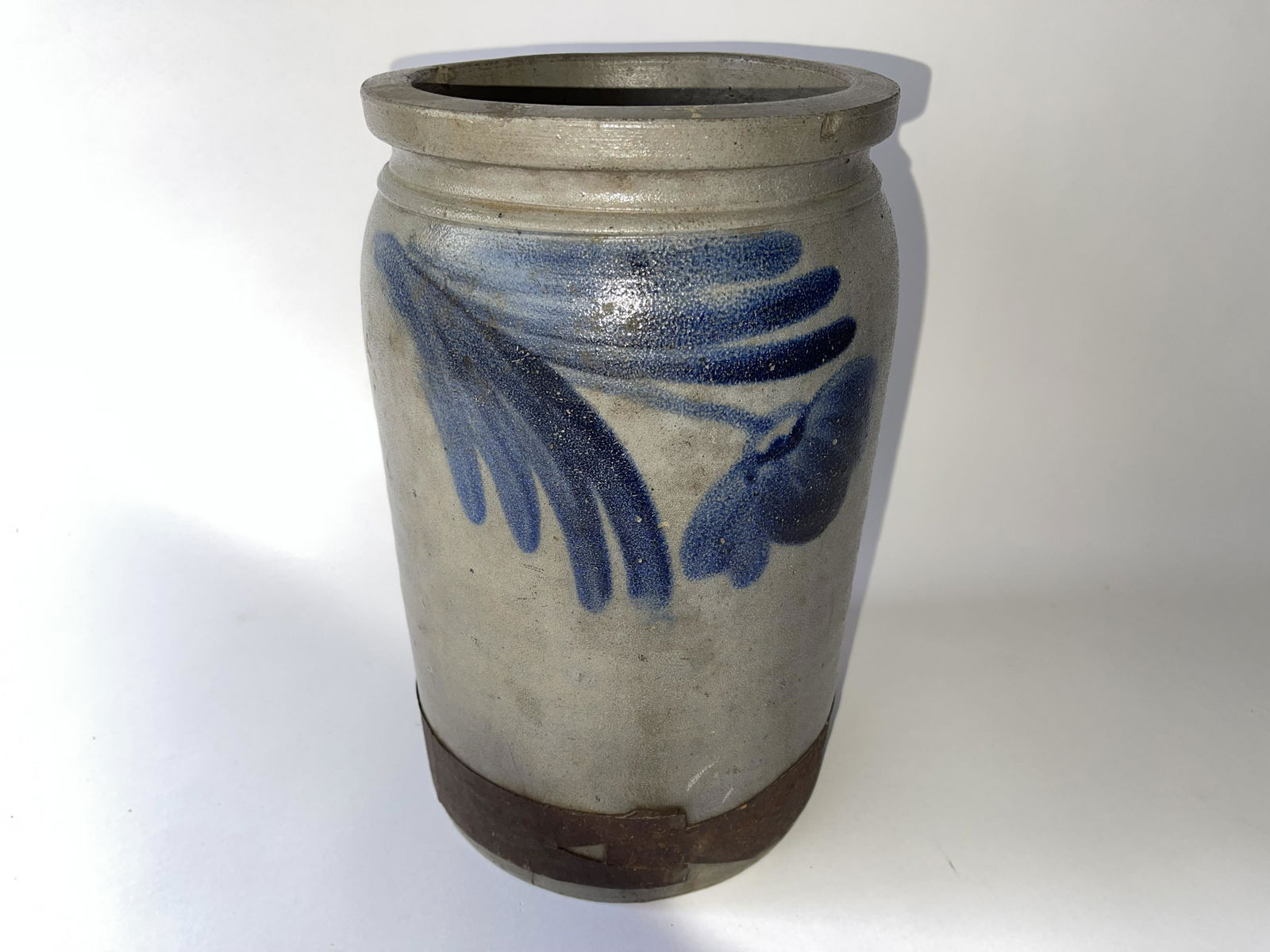 19TH C BLUE DECORATED STONEWARE CROCK (1 of 4)