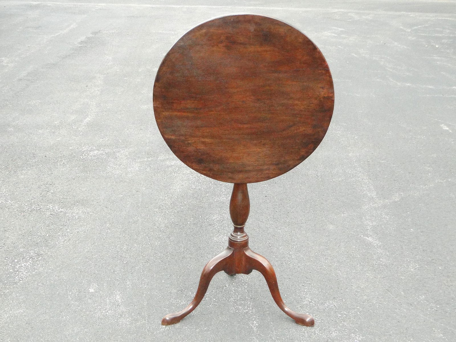 QUEEN ANNE TILT TOP TEA TABLE (1 of 4)