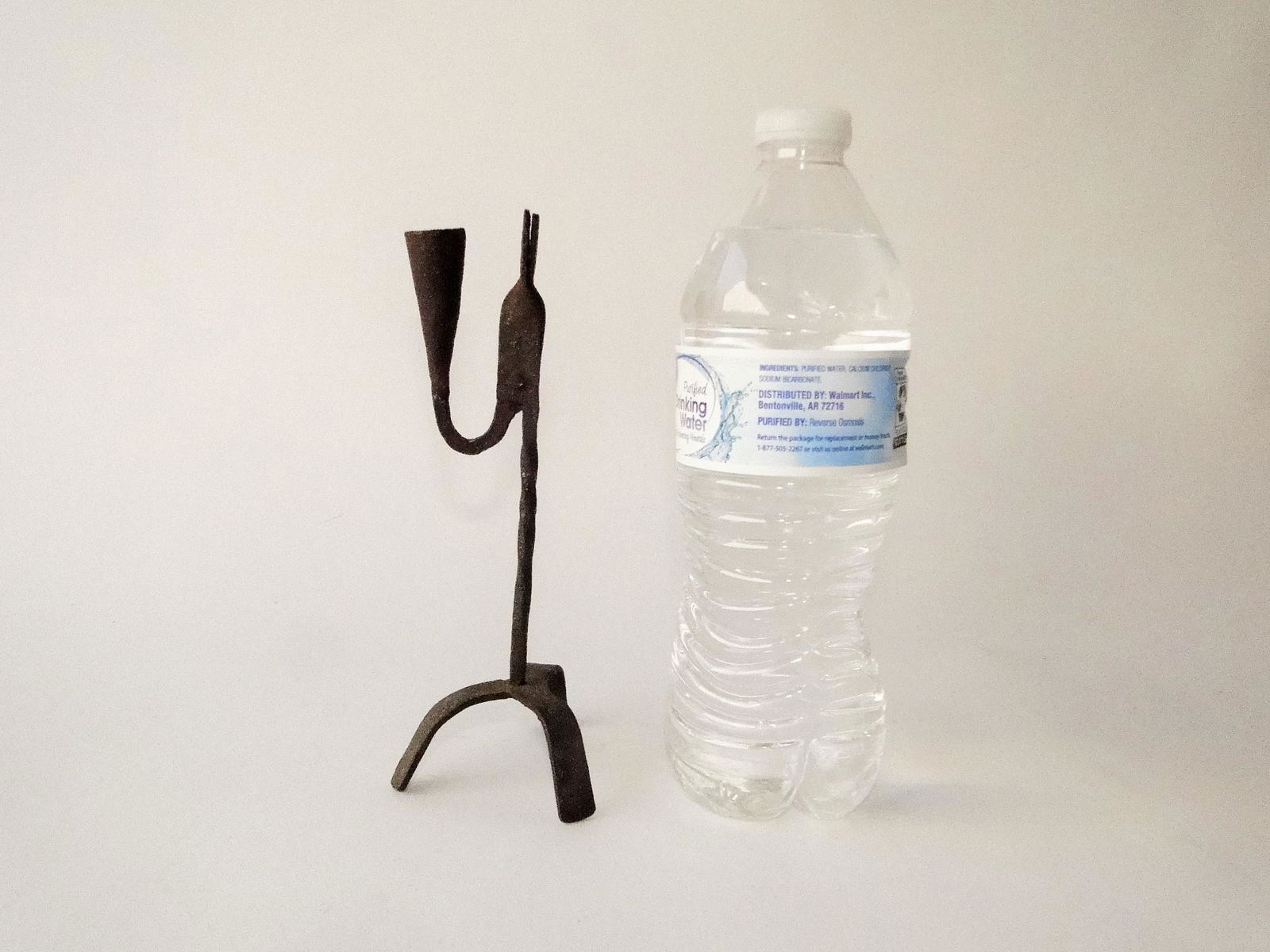 18TH C DIMINUTIVE RUSH LIGHT W/ CANDLEHOLDER (1 of 3)