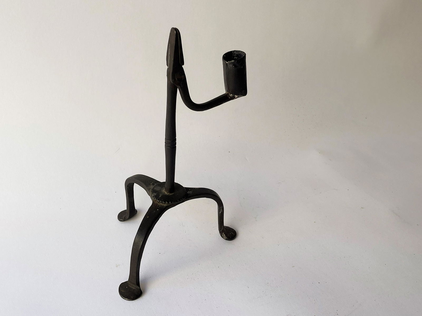 18TH C IRON RUSH LIGHT WITH CANDLE HOLDER (1 of 4)