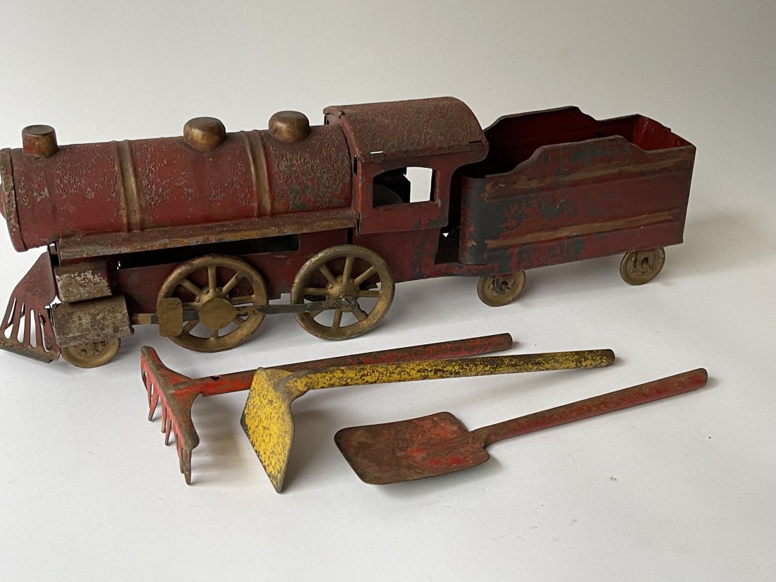 MISC. CHILD TIN TOYS TRAIN, ETC. (1 of 2)