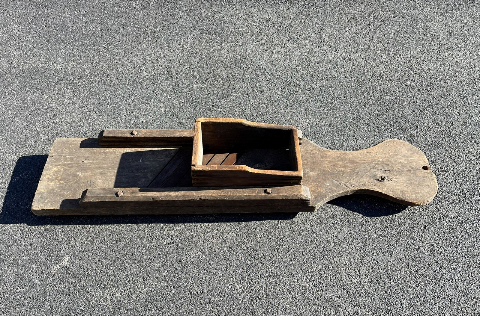 LARGE FARM/ MERCANTILE VEGETABLE SLICER (1 of 2)