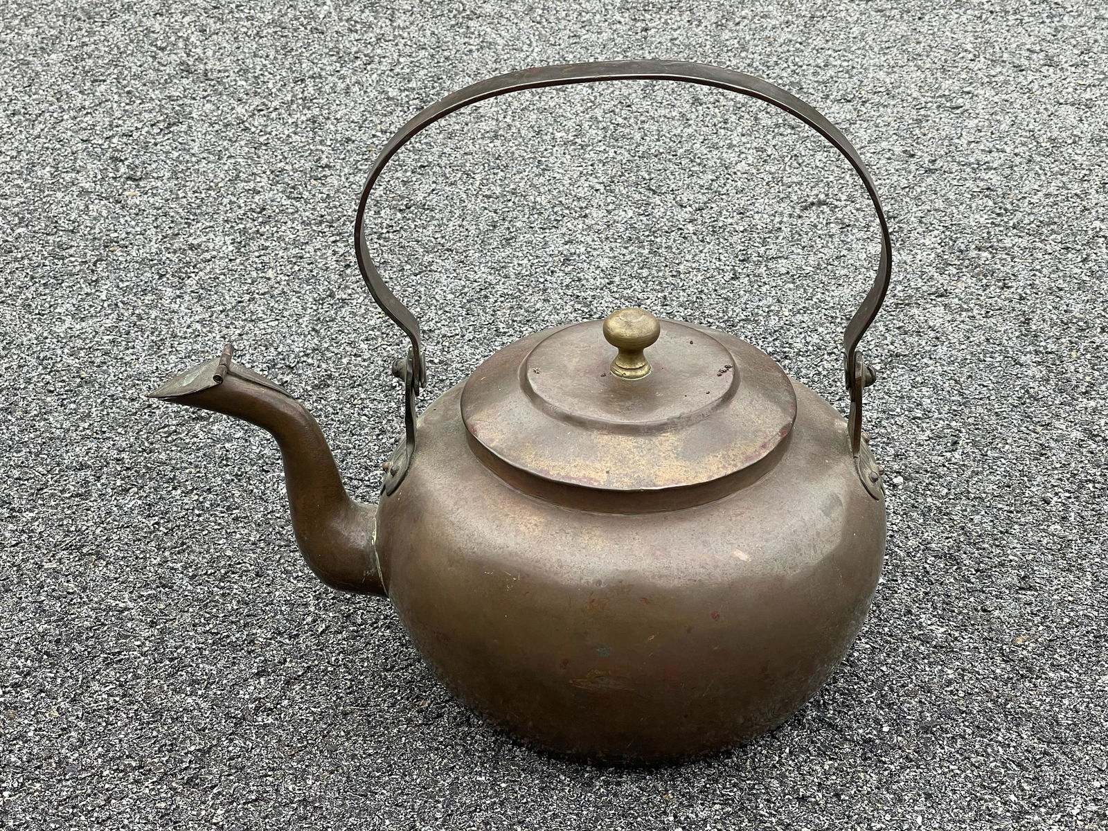 18TH C COPPER POT (1 of 3)