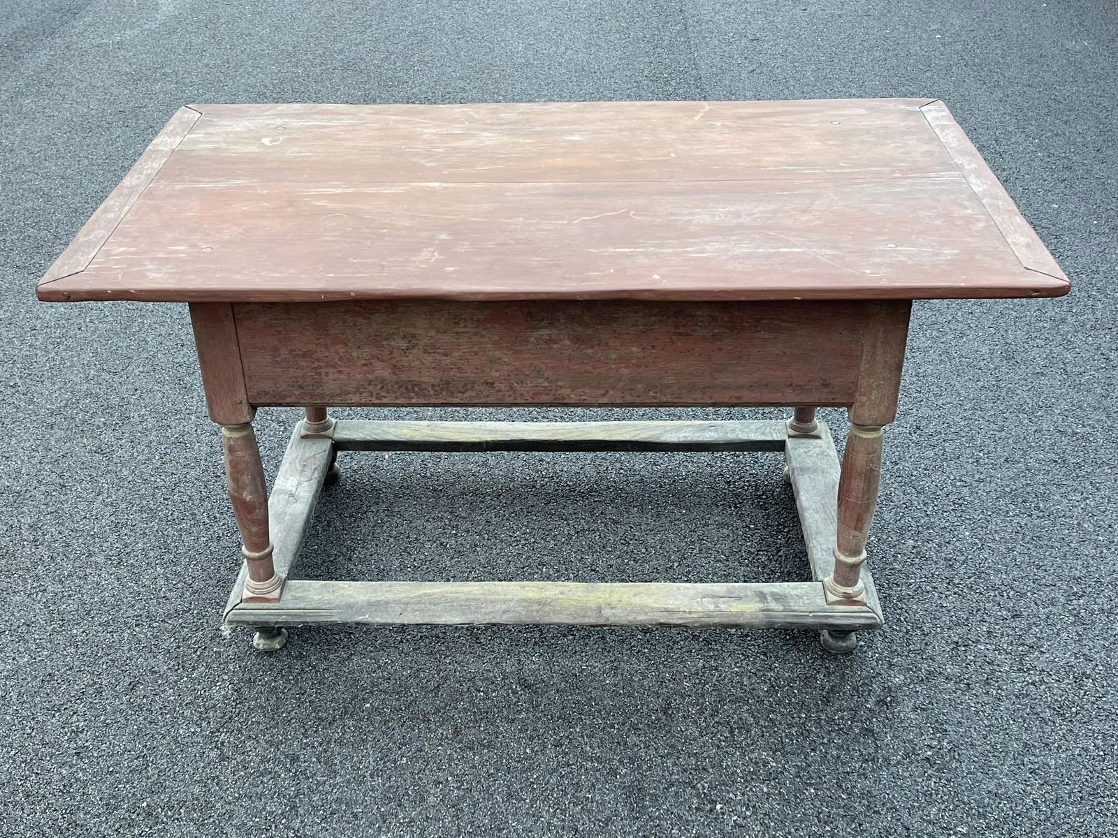 EARLY WILLIAM AND MARY TAVERN TABLE (1 of 4)