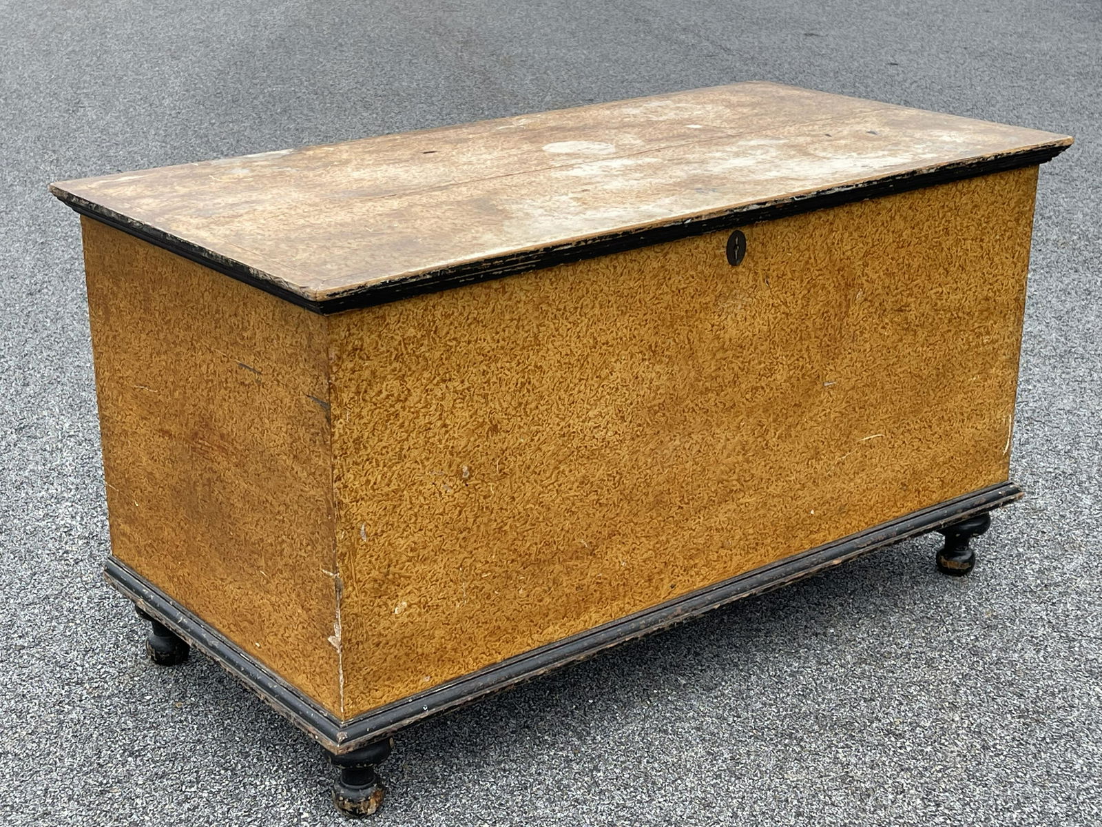 EARLY 19TH C GRAIN PAINTED BLANKET CHEST (1 of 6)