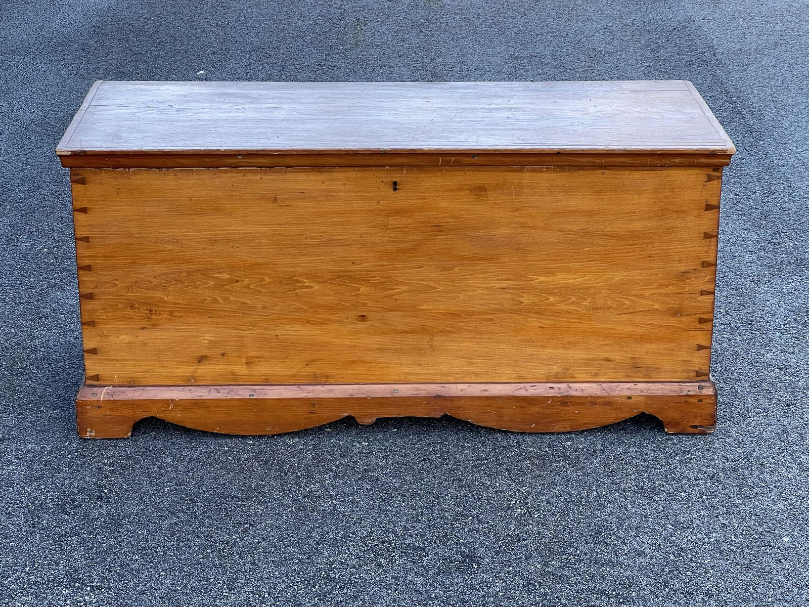 EARLY 19TH C DOVETAILED BLANKET CHEST (1 of 4)