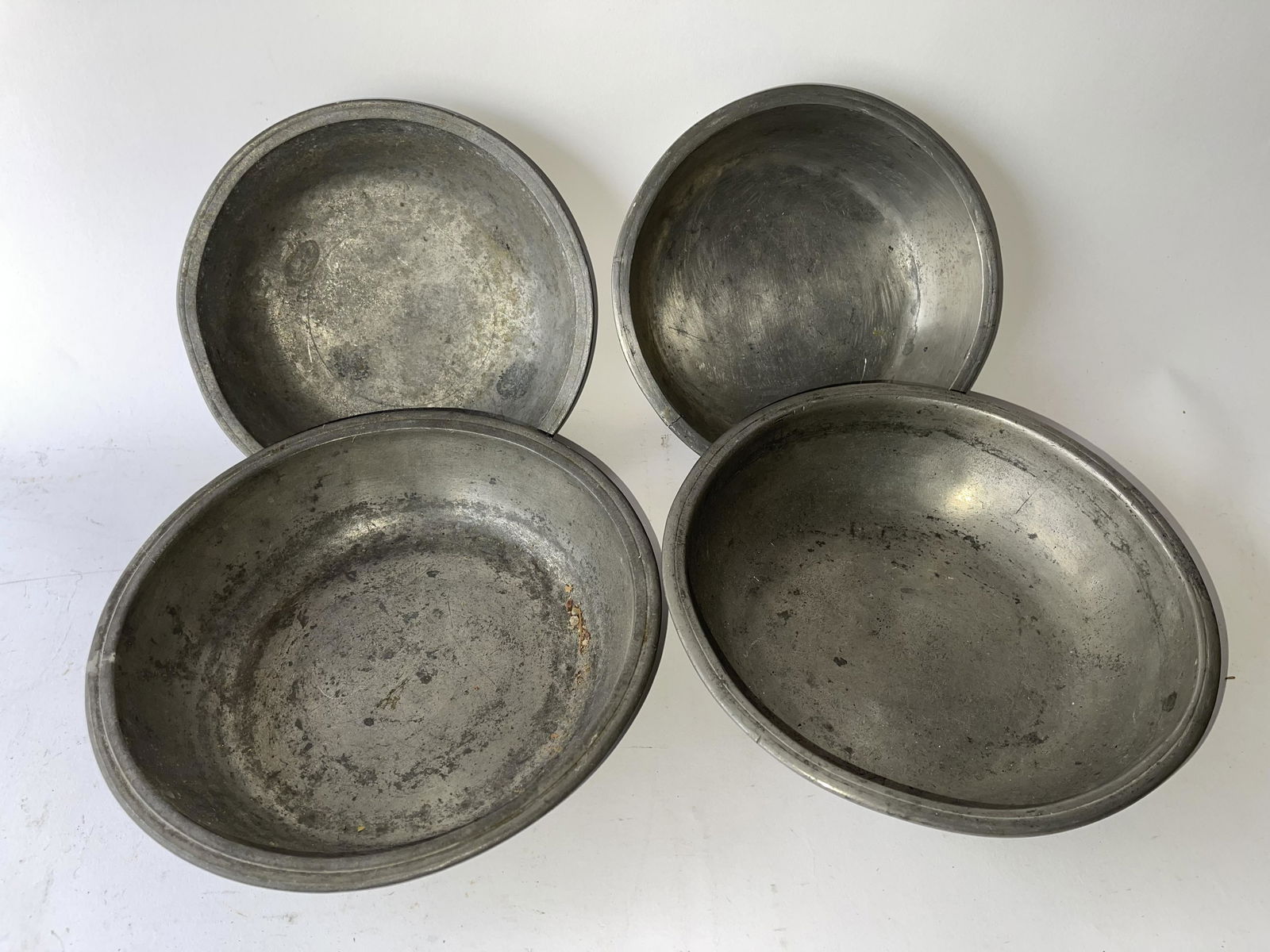 GROUPING OF FOUR PEWTER BOWLS (1 of 2)