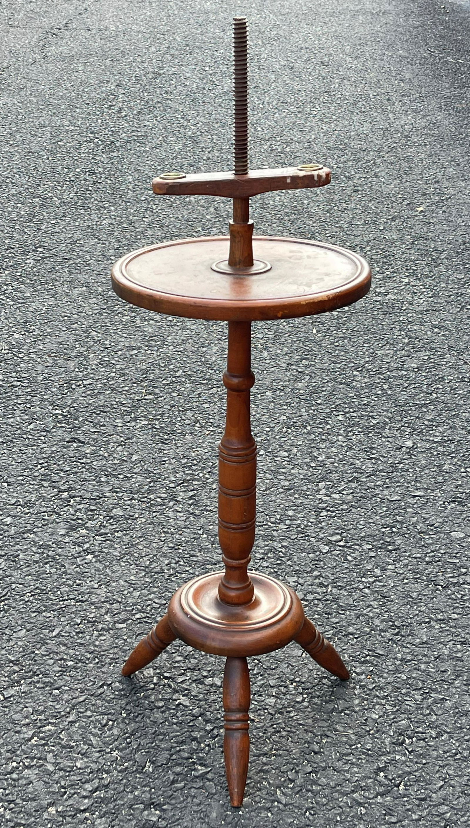 MAPLE SCREW TOP CANDLESTAND (1 of 4)