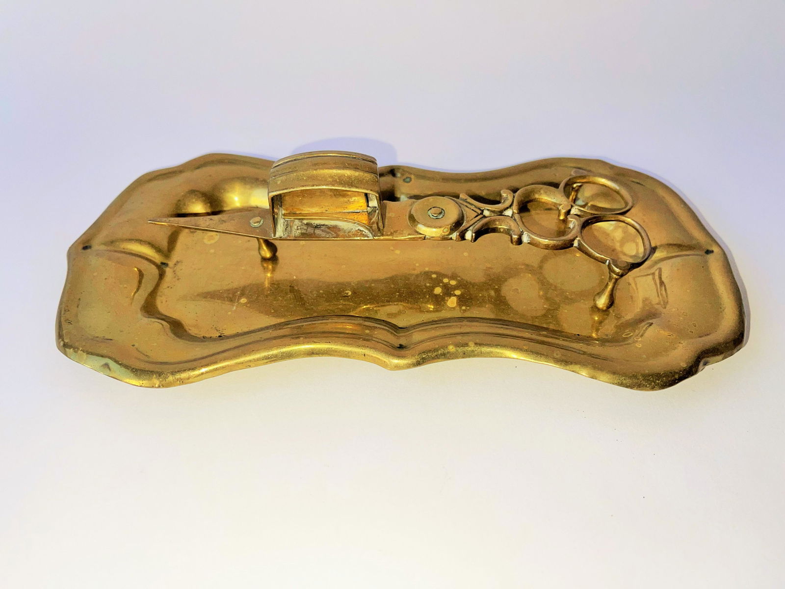 EARLY 18TH C BRASS SNUFFER WITH TRAY (1 of 2)