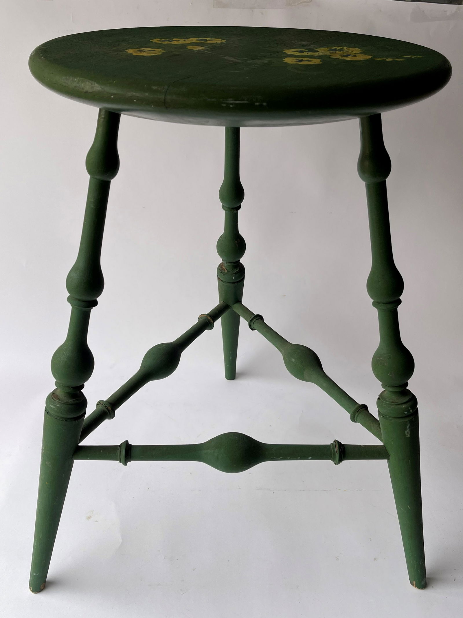 WALLACE NUTTING GREEN PAINTED STAND (1 of 4)