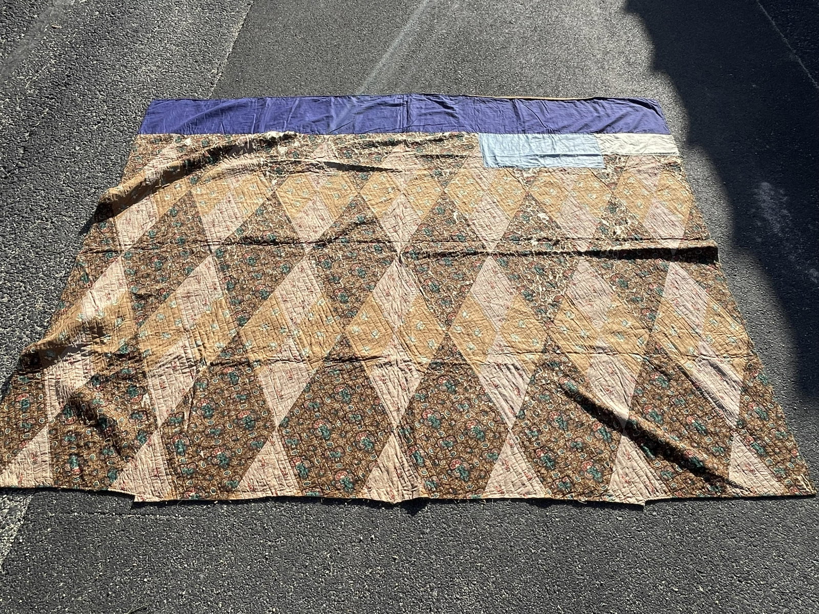 LARGE 19TH C QUILT: LARGE 19TH C QUILT FRAGMENT 6' X 7'