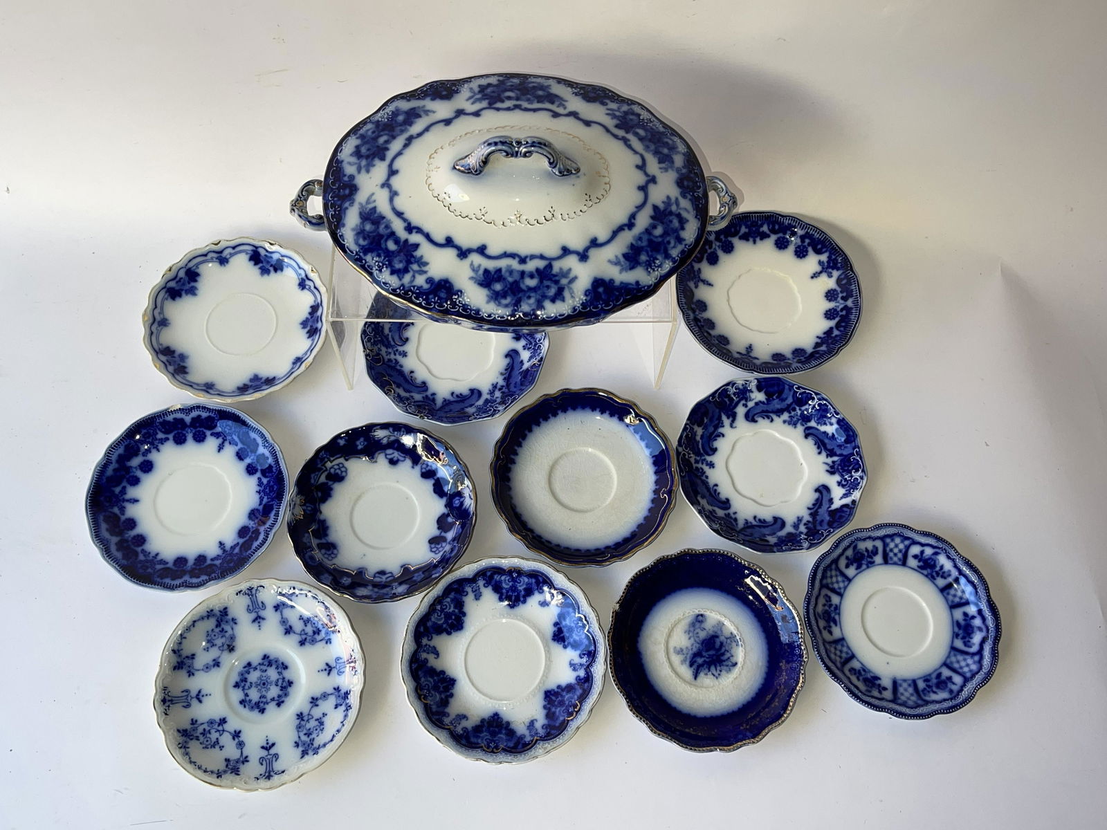 GROUPING OF BLUE TRANSFERWARE (1 of 3)