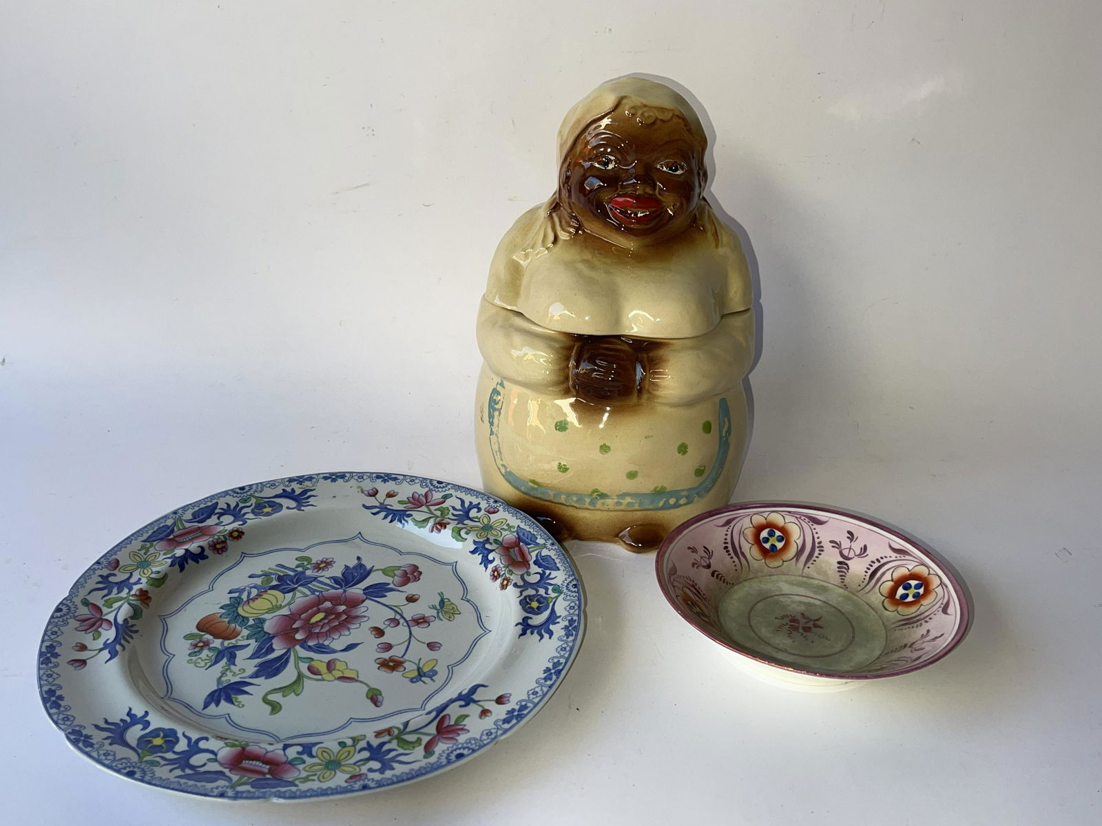 GROUPING COOKIE JAR, PLATES (1 of 3)