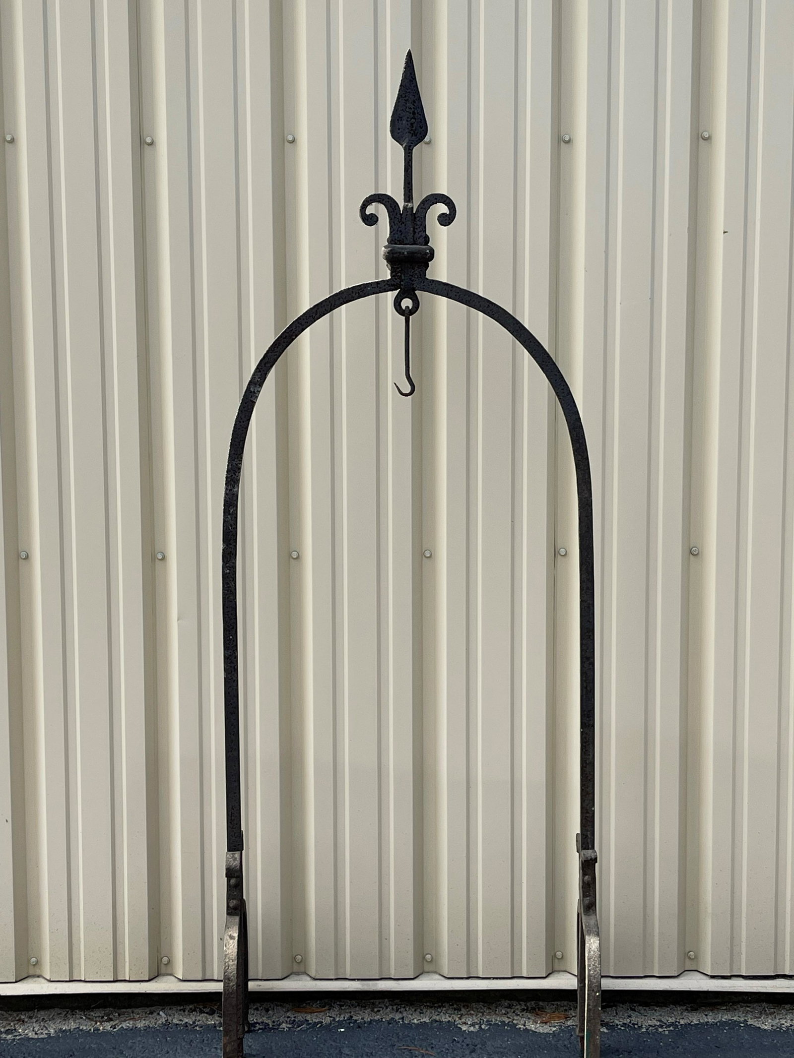 VERY EARLY 18TH C FIRE PIT FORGED IRON KETTLE HANGER (1 of 5)