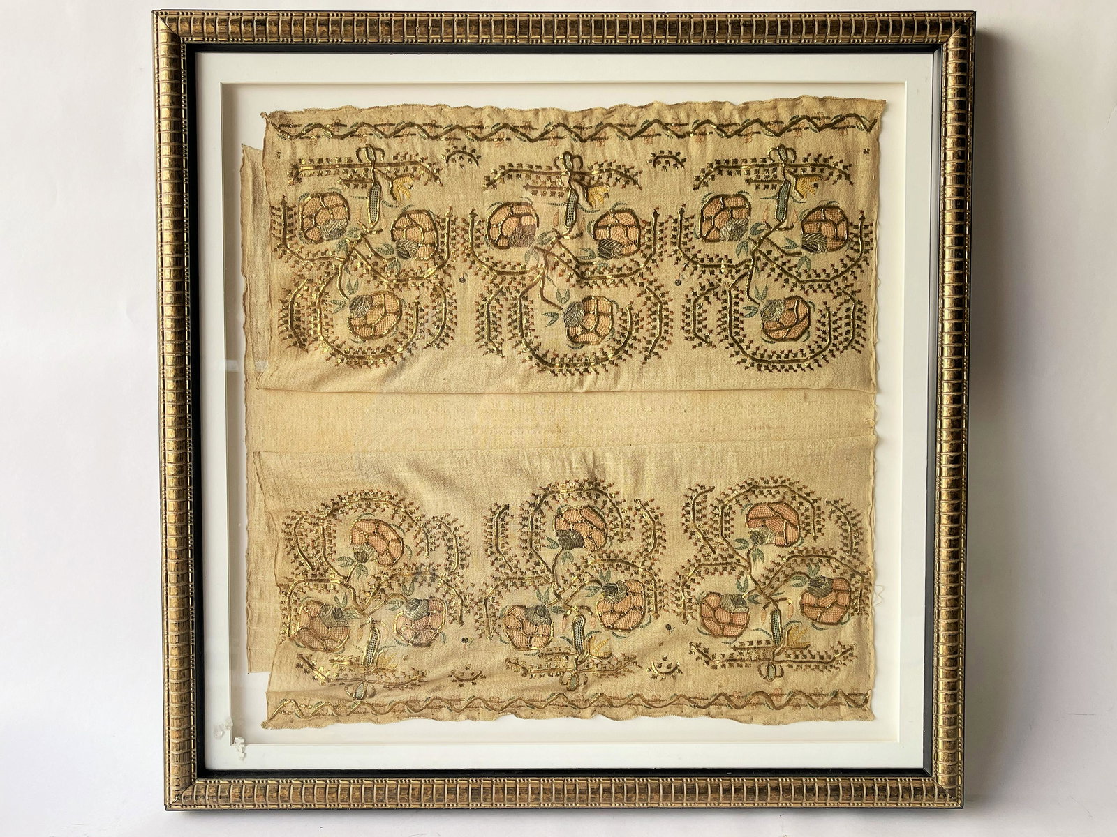 18TH C FRAMED NEEDLEWORK METALLIC THREAD (1 of 3)