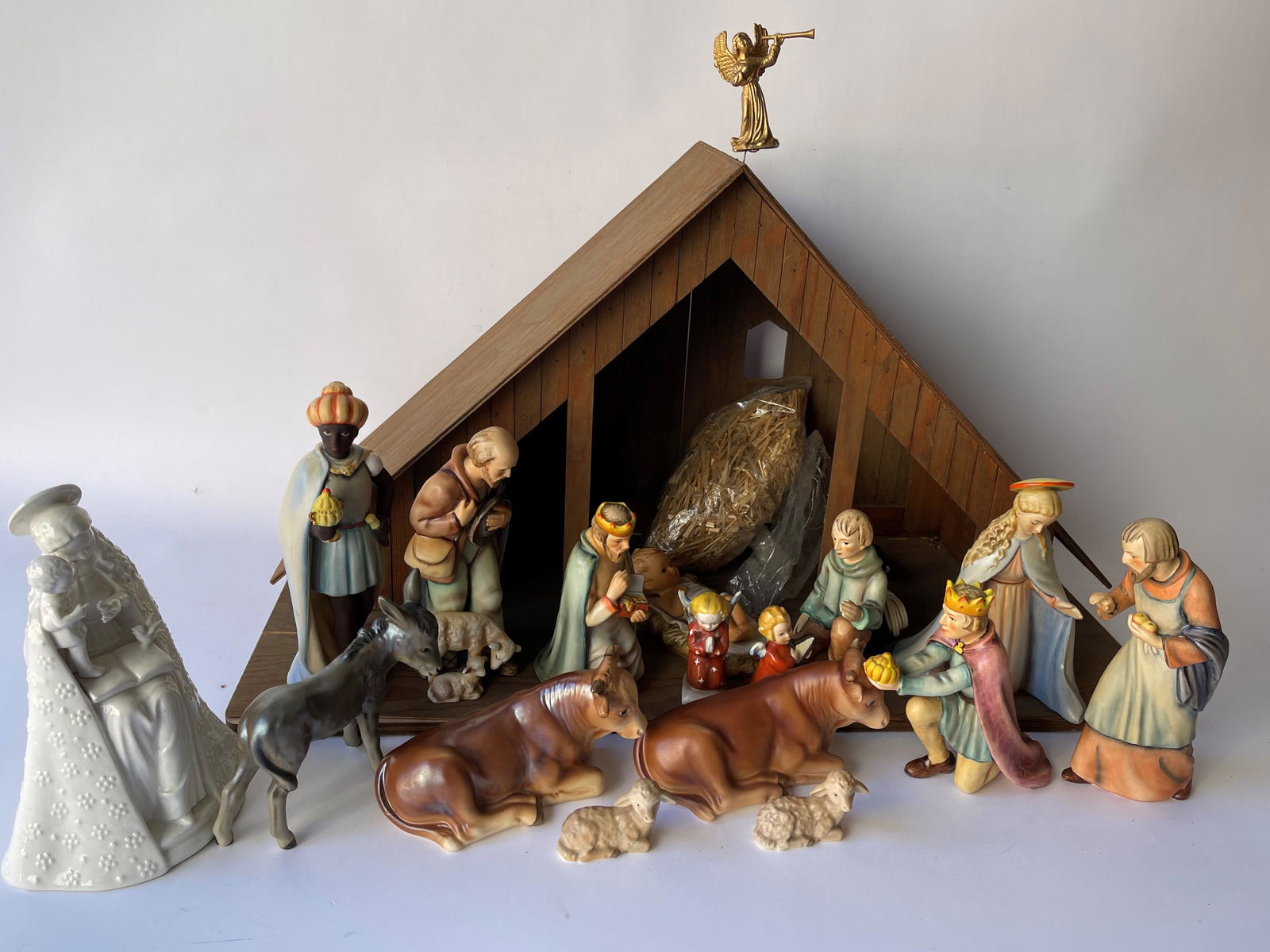 NATIVITY HUMMEL SET WITH WOOD CRECHE: NATIVITY HUMMEL SET WITH WOOD CRECHE