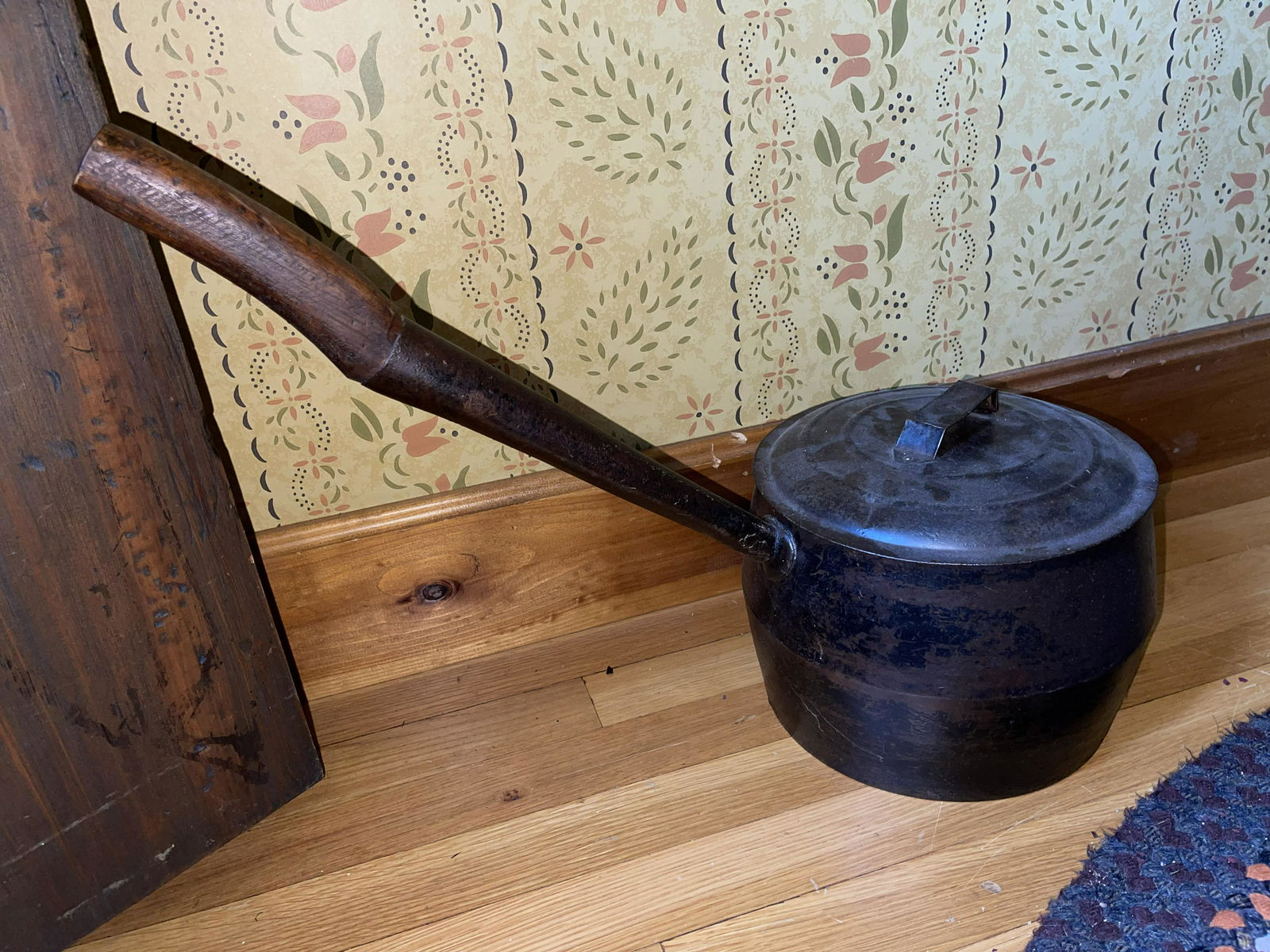19c Cast Iron Cooking Pot With Tin Cover (1 of 2)