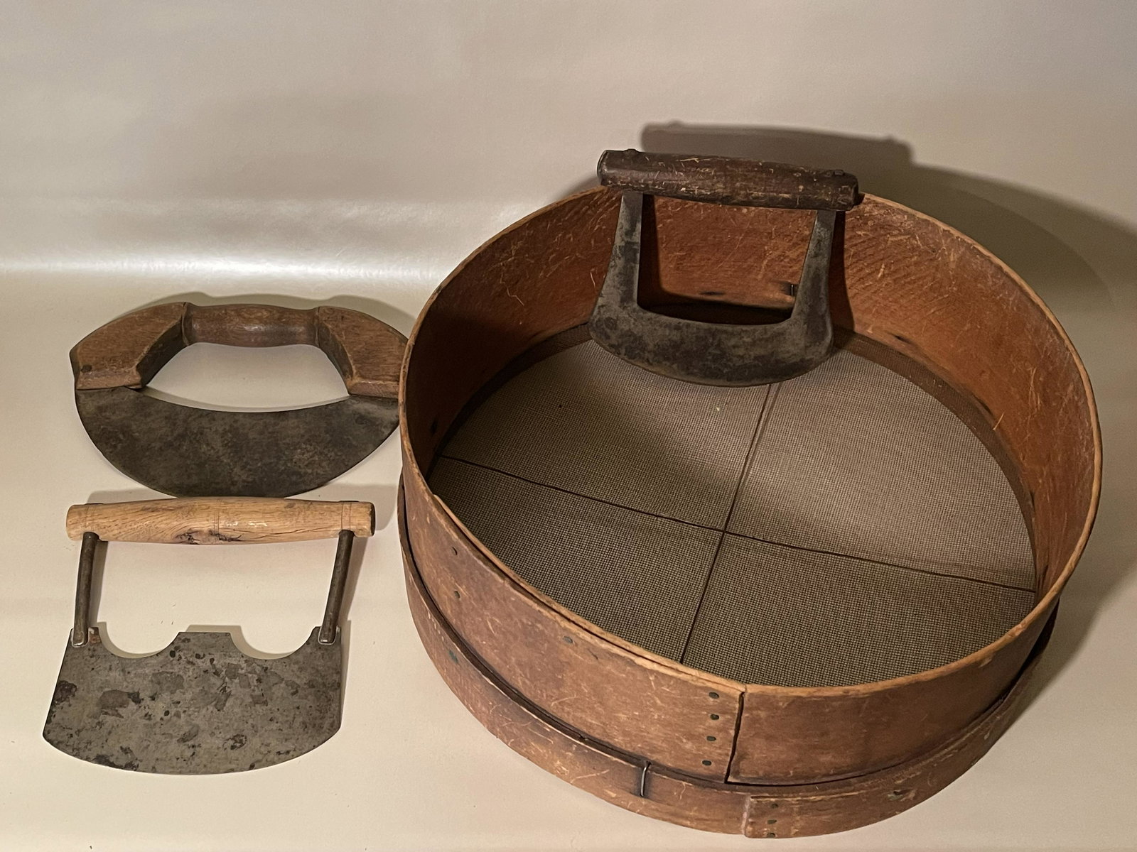 Kitchen Lot Sifter With 3 Wooden Choppers (1 of 2)