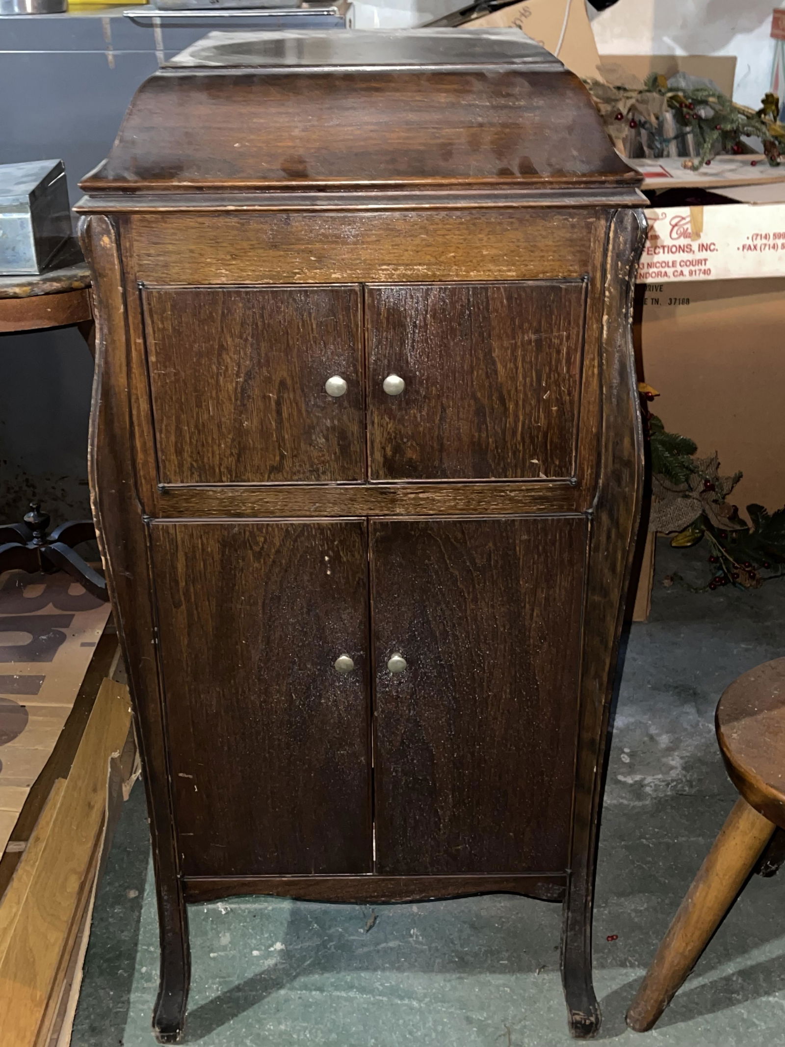 Antique Victor talking machine / record player, VV-90 , 85720: Antique Victor talking machine / record player,