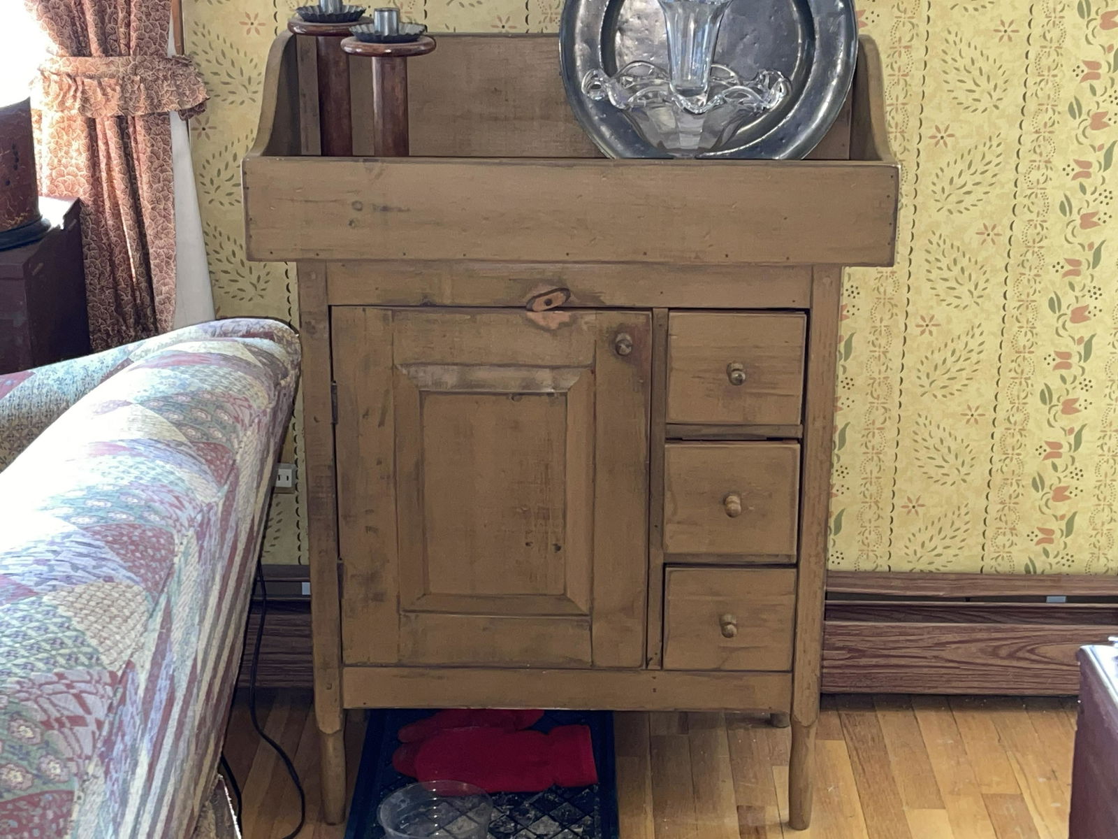 Dry Sink Mustard Paint (1 of 3)