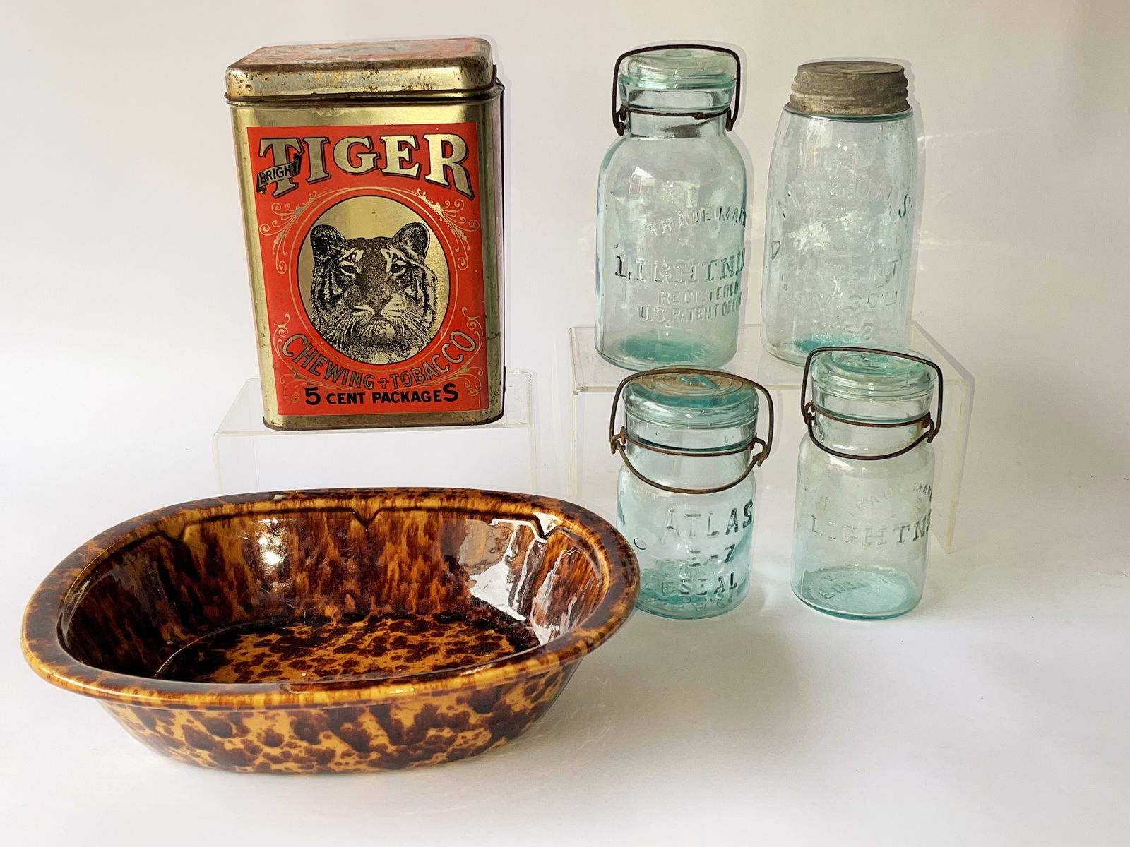 GROUPING OF FOUR FRUIT JARS, ADV. TIN, BOWL (1 of 4)