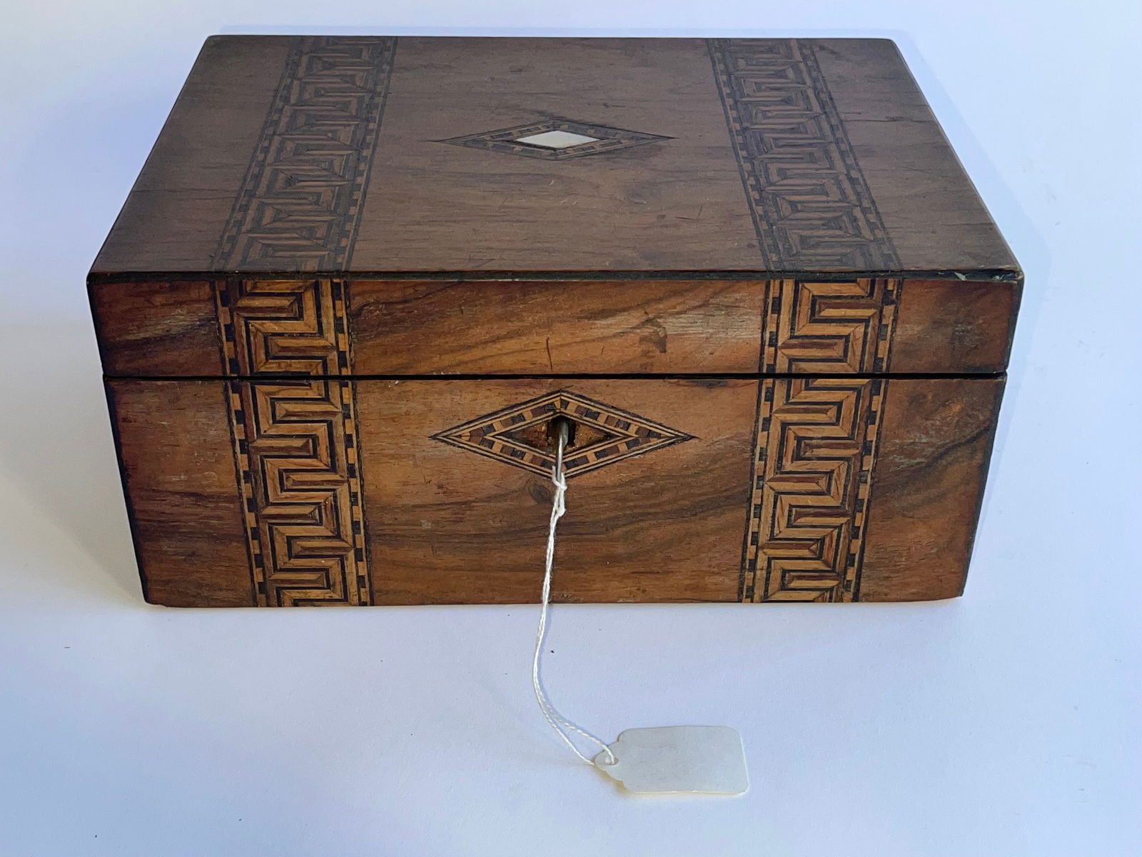 INLAID VALUABLE BOX (1 of 3)