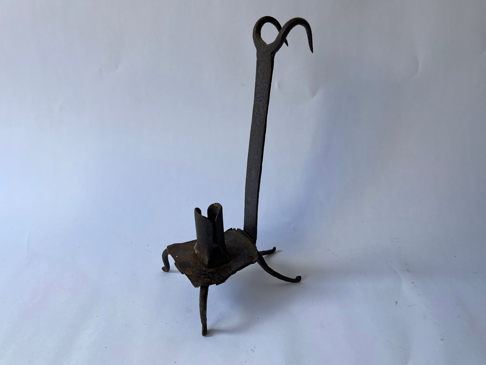 IRON 4 HOOKED CANDLESTICK WITH 2 HOOKS FOR HANGING: IRON 4 HOOKED CANDLESTICK WITH 2 HOOKS FOR HANGING 10.5"