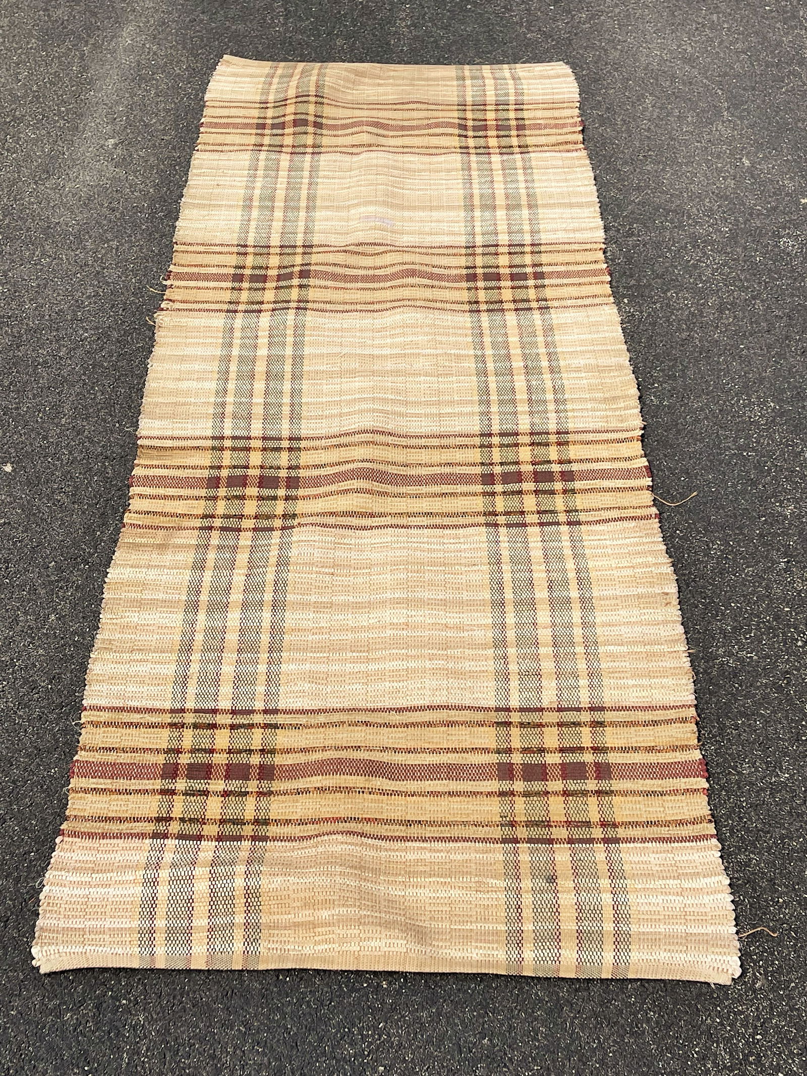 12 FOOT 1900'S BROWN / TAN / BLUE RAG RUNNER (1 of 3)
