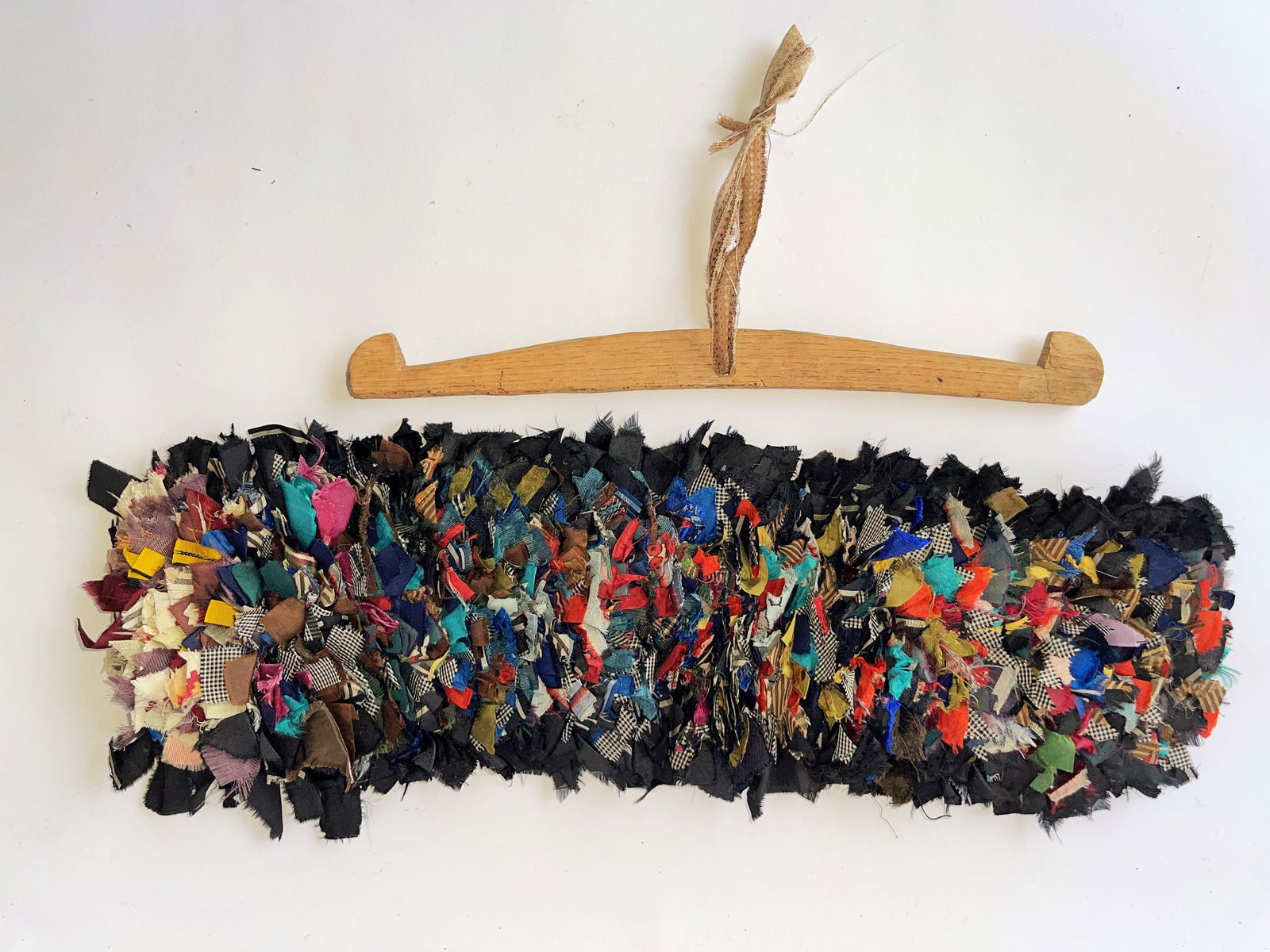 1880 SHAKER CHILD'S SILK  RAG RUG WITH A SHAKER MADE CLOAK HOOK (1 of 3)