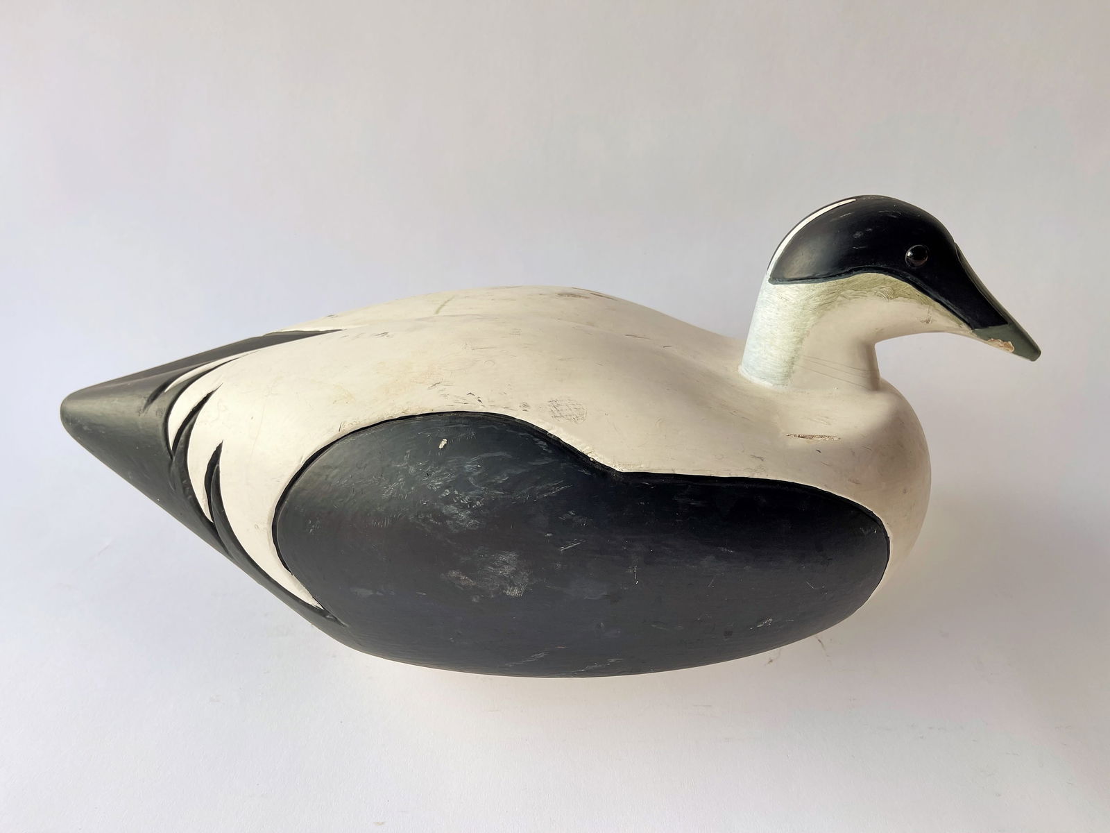 LARGE CARVED AND PAINTED DUCK DECOY SIGNED (1 of 7)