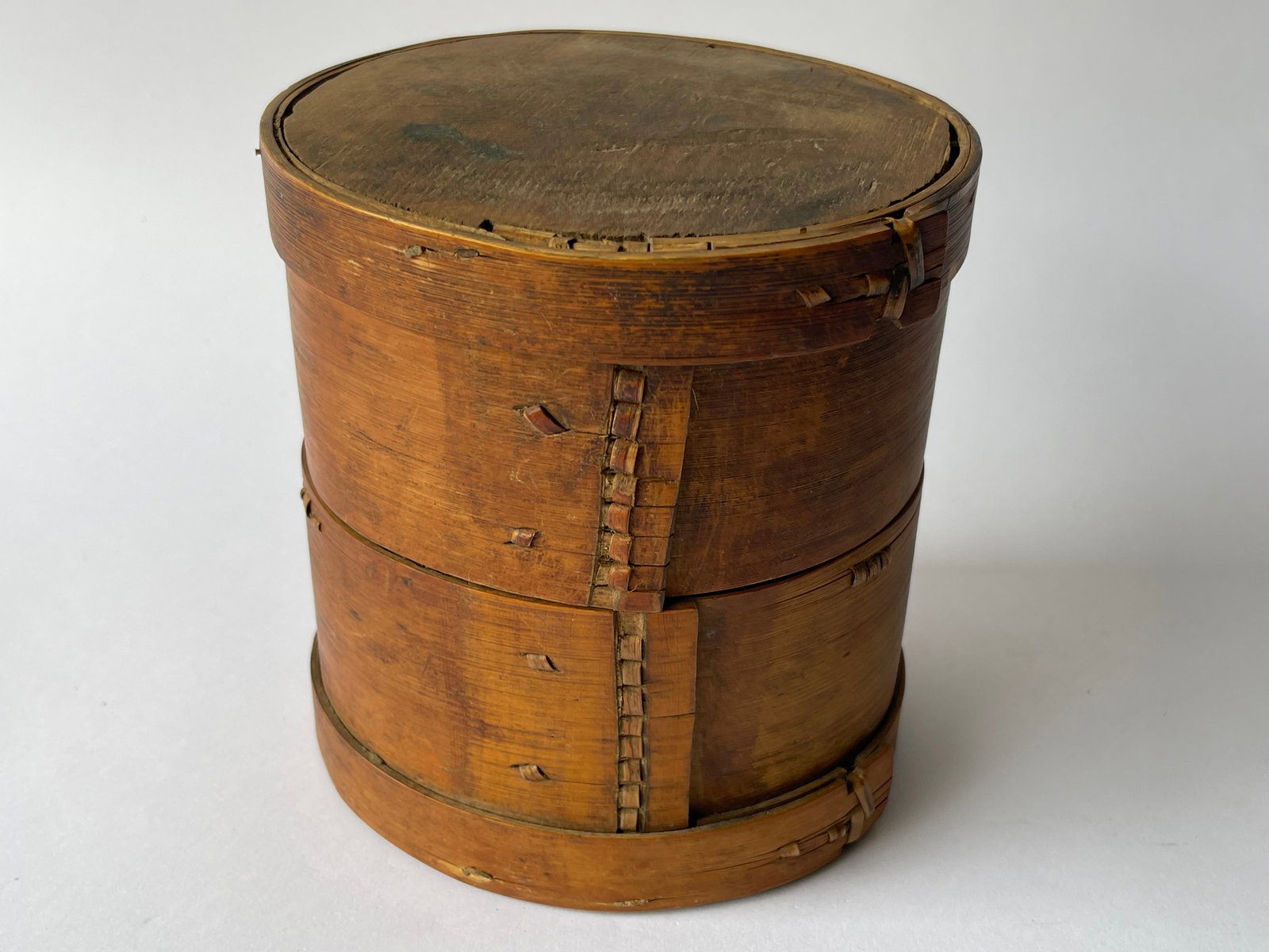 AMERICAN INDIAN HAND SEWN TWO PIECE PANTRY BOX: AMERICAN INDIAN OR ASIAN HAND SEWN TWO PIECE PANTRY BOX 5 X 5.5