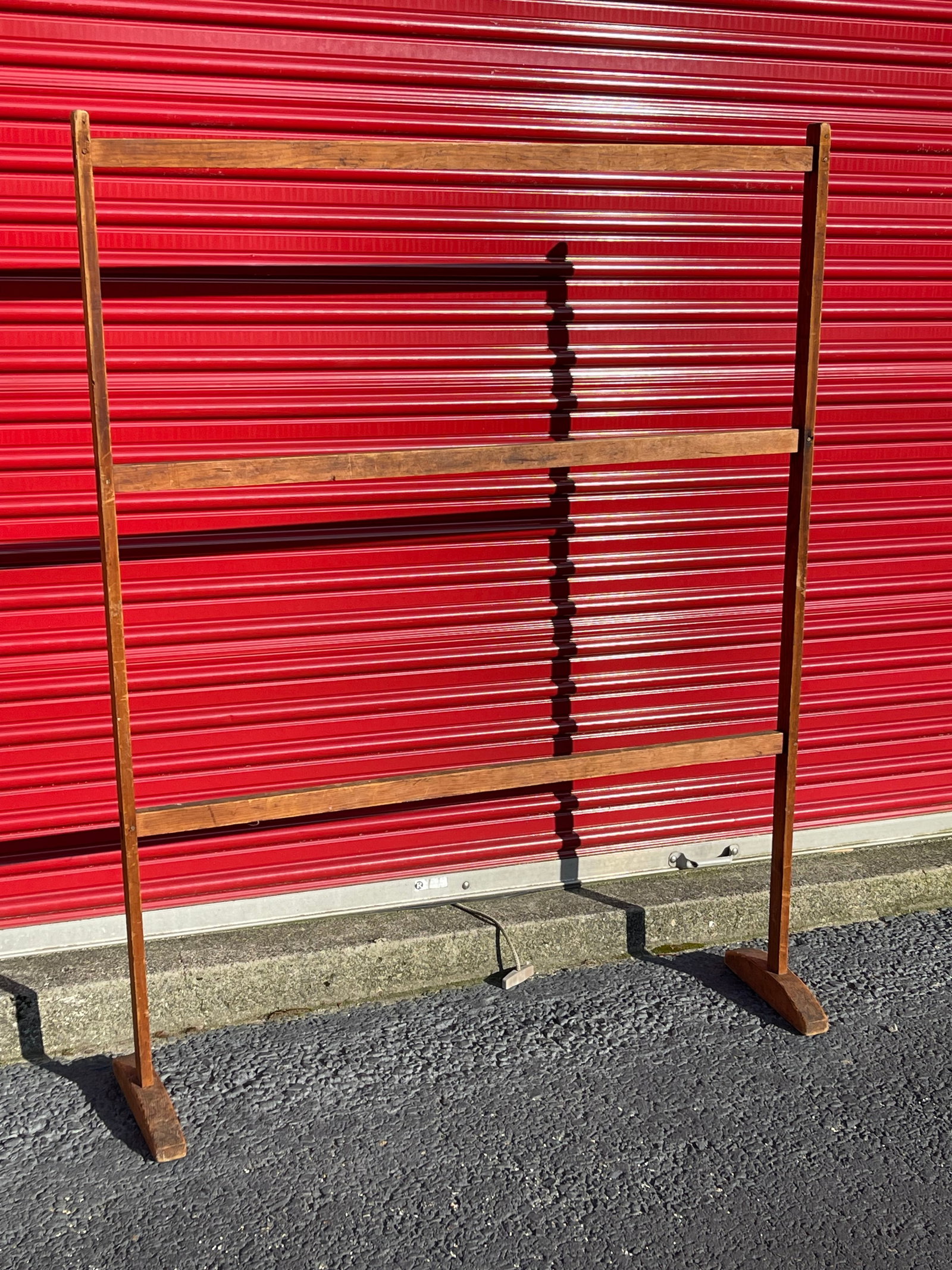 QUILT RACK: QUILT RACK 48" X 62"