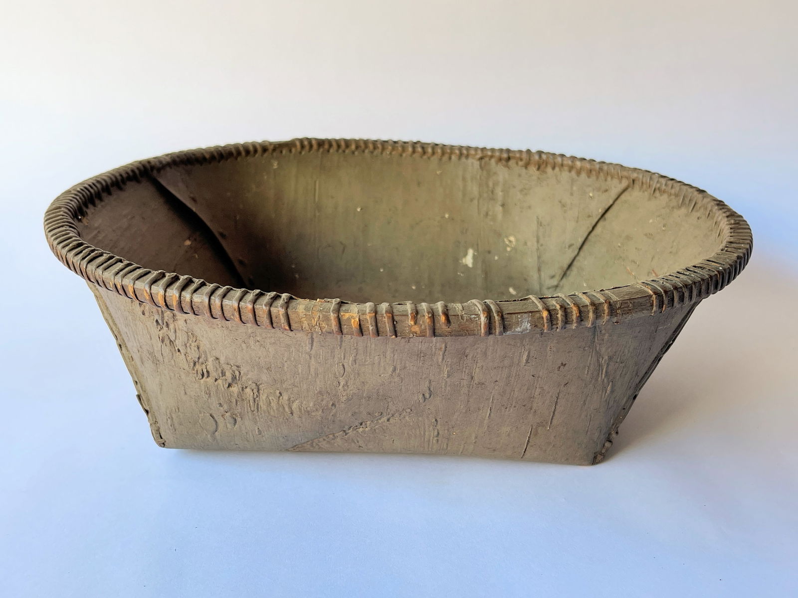 19TH C NEW ENGLAND PAINTED AMERICAN INDIAN BASKET (1 of 7)