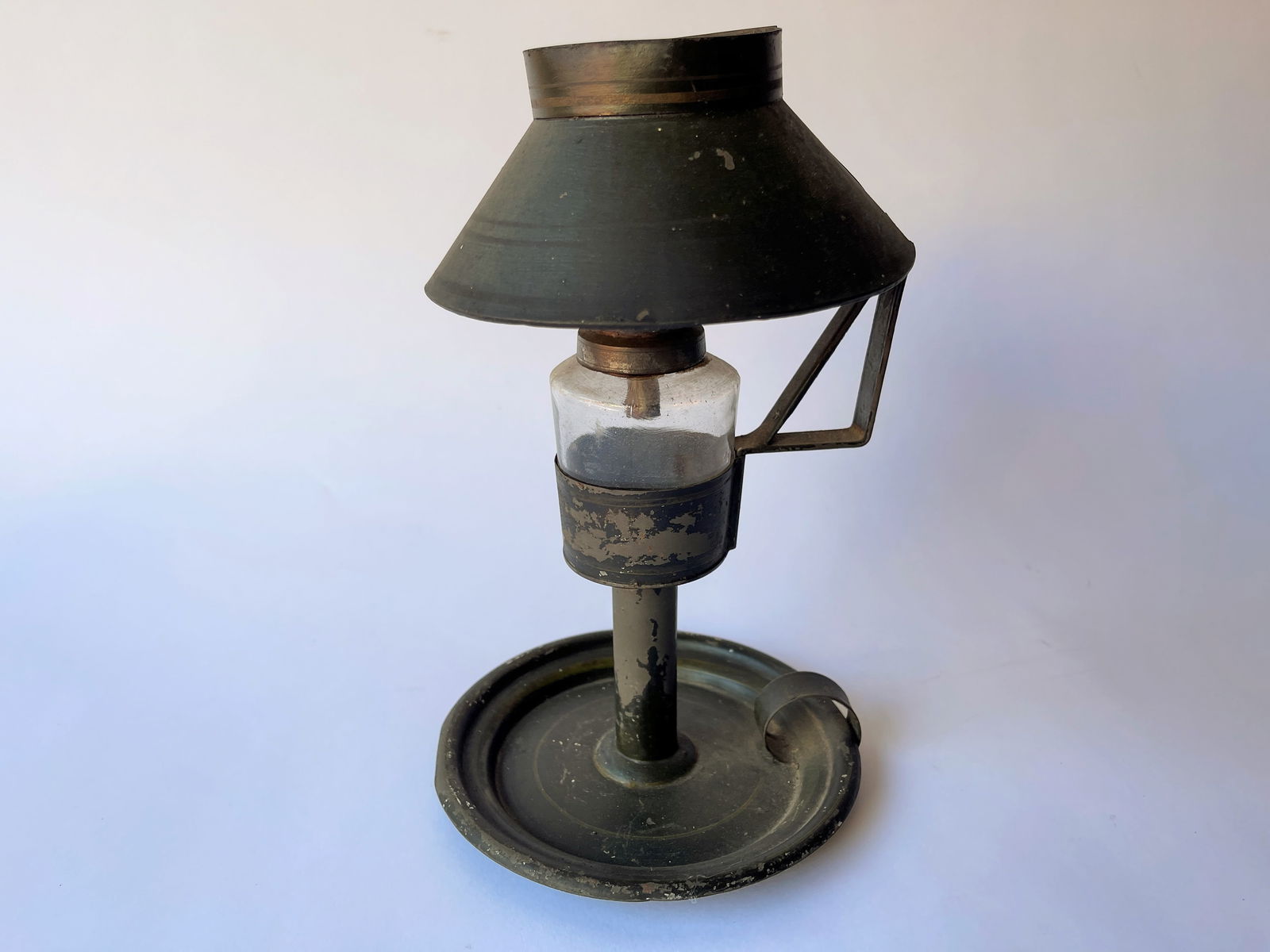 19TH C PAINTED TOLE OIL LAMP (1 of 5)
