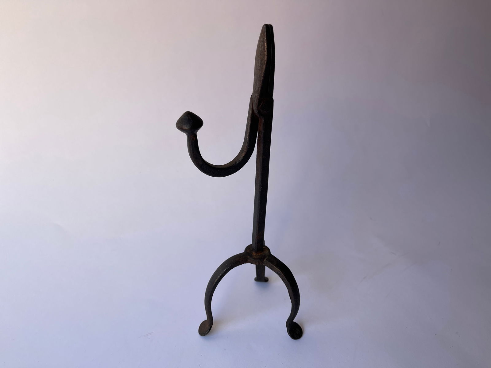 18TH C IRON RUSH LIGHT (1 of 4)