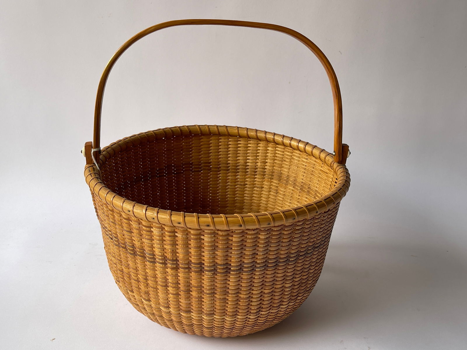 NANTUCKET SWING HANDLED BASKET (1 of 7)